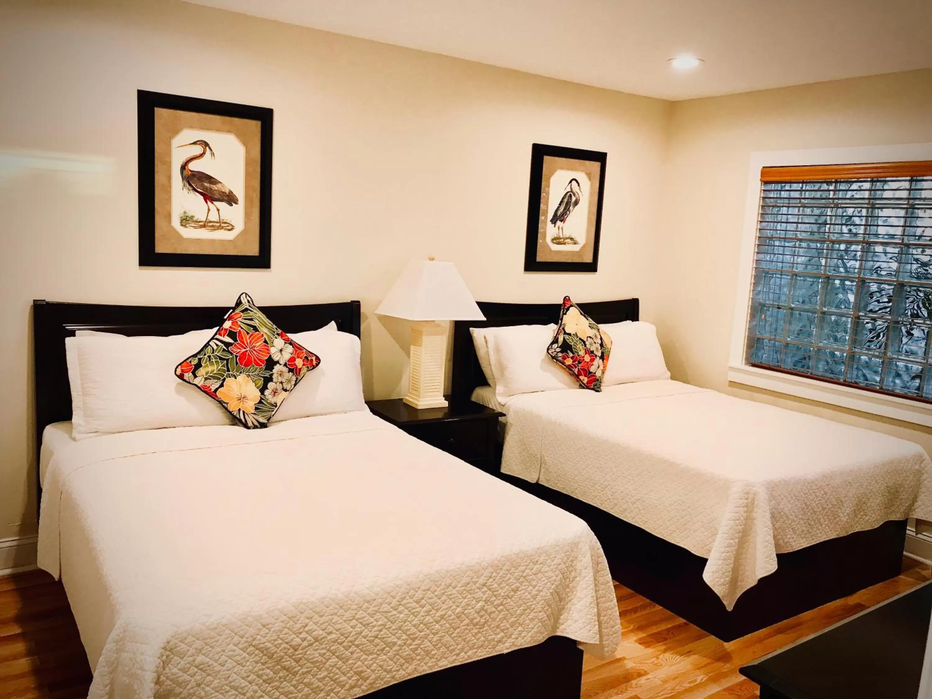 Bedroom, Bed in Harborside Motel & Marina