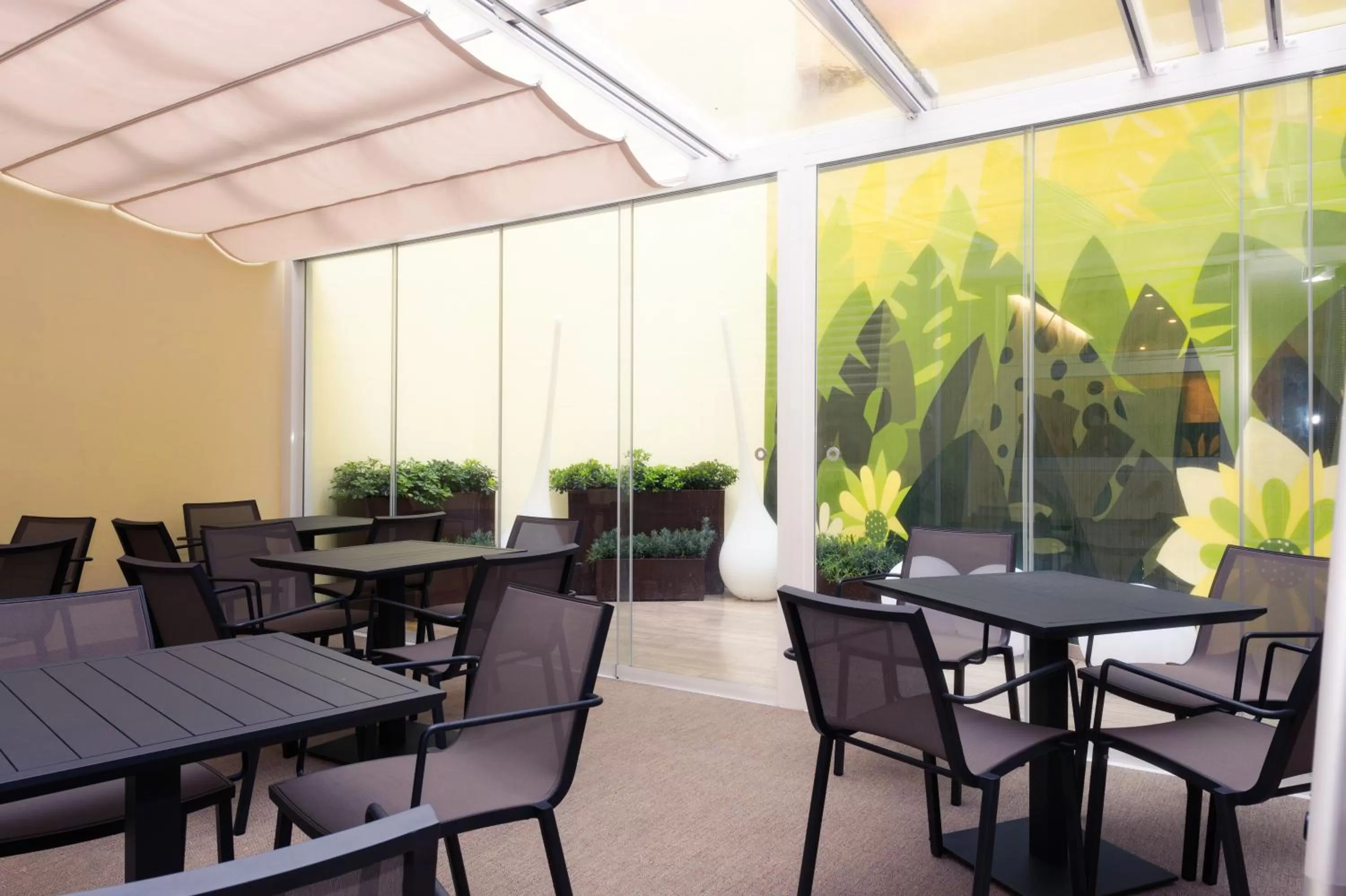 Restaurant/places to eat in The Leaf Boutique Hotel Lisbon - Adults Only