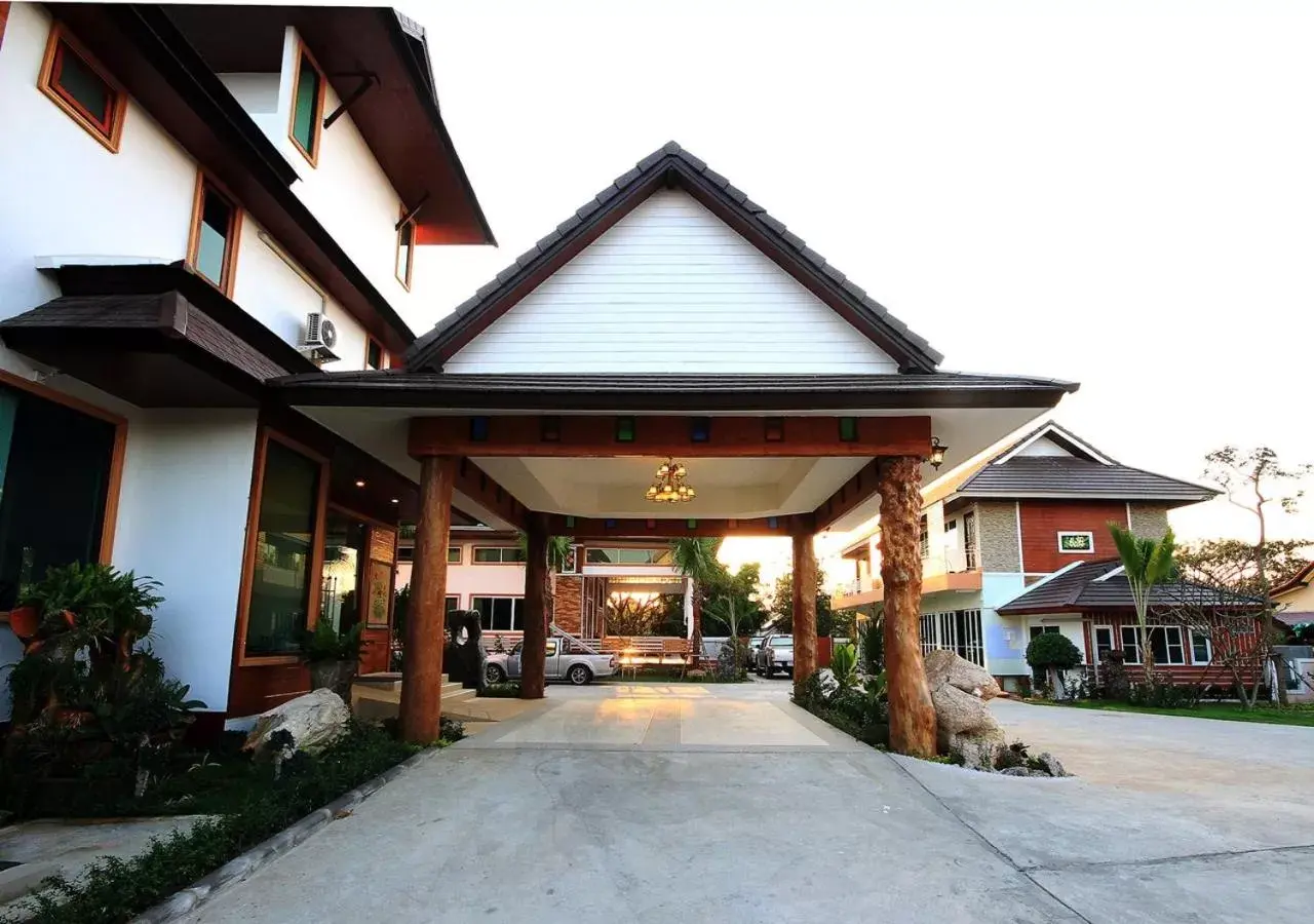 Chaophayathara Riverside Hotel Chaophayathara Riverside Hotel