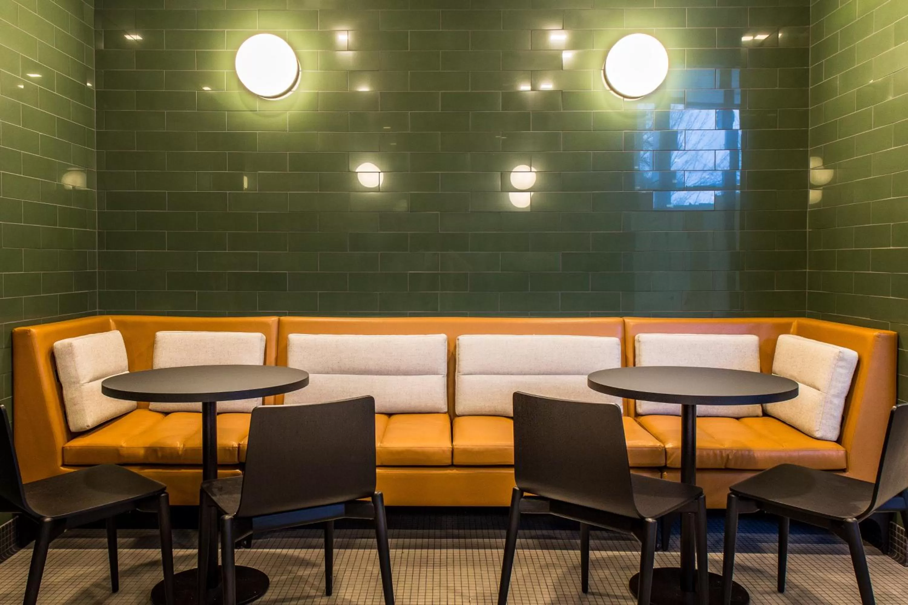 Restaurant/places to eat in Hew & Draw Hotel