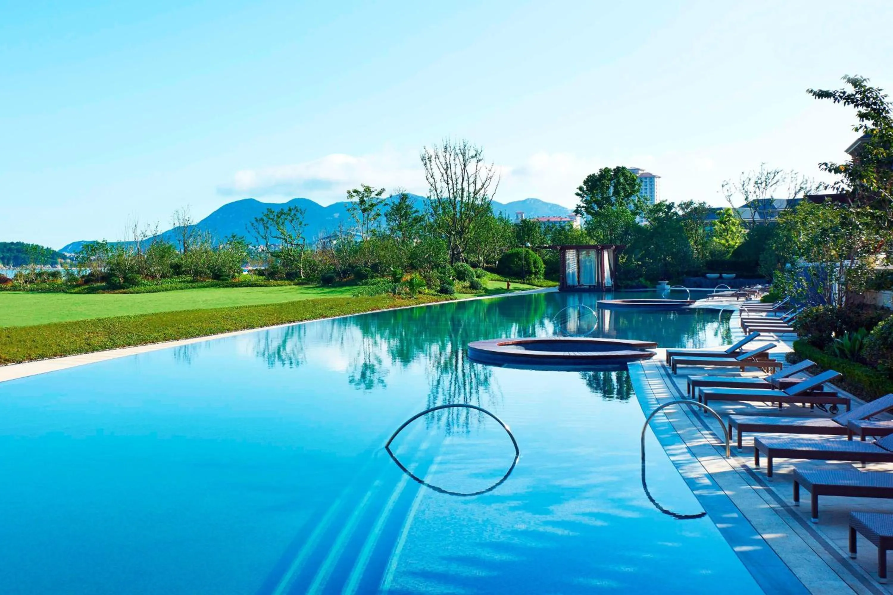 Swimming pool in The Westin Zhujiajian Resort, Zhoushan