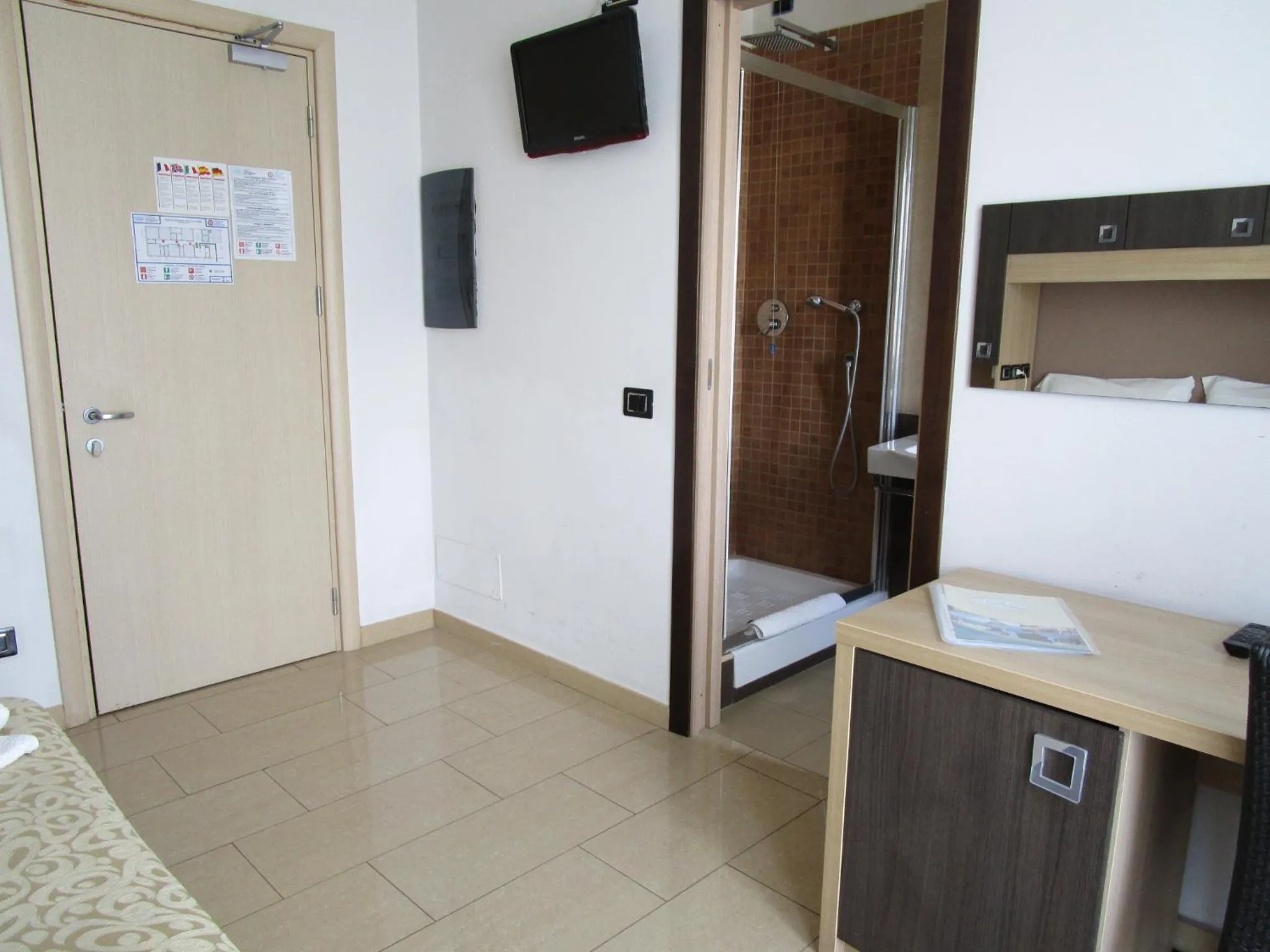 Photo of the whole room in Hotel Nelton