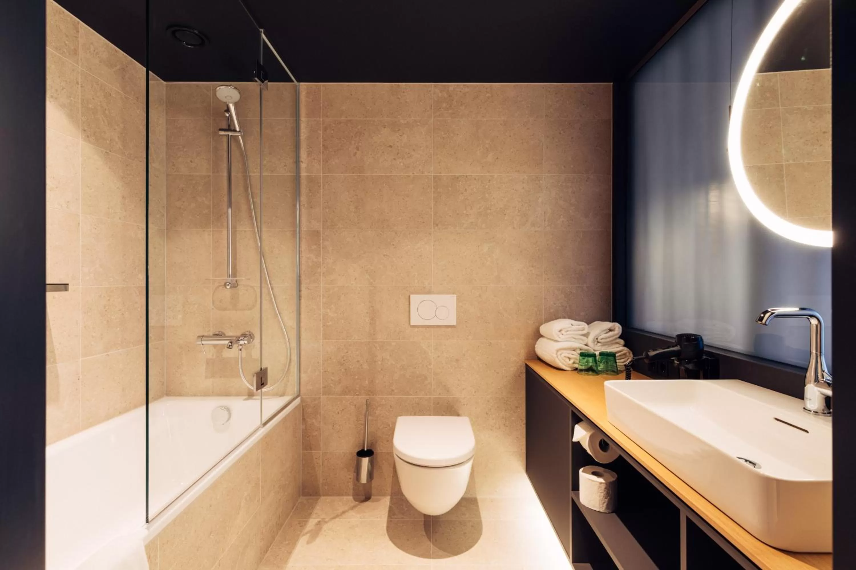 One-Bedroom Apartment in harry's home Telfs hotel & apartments