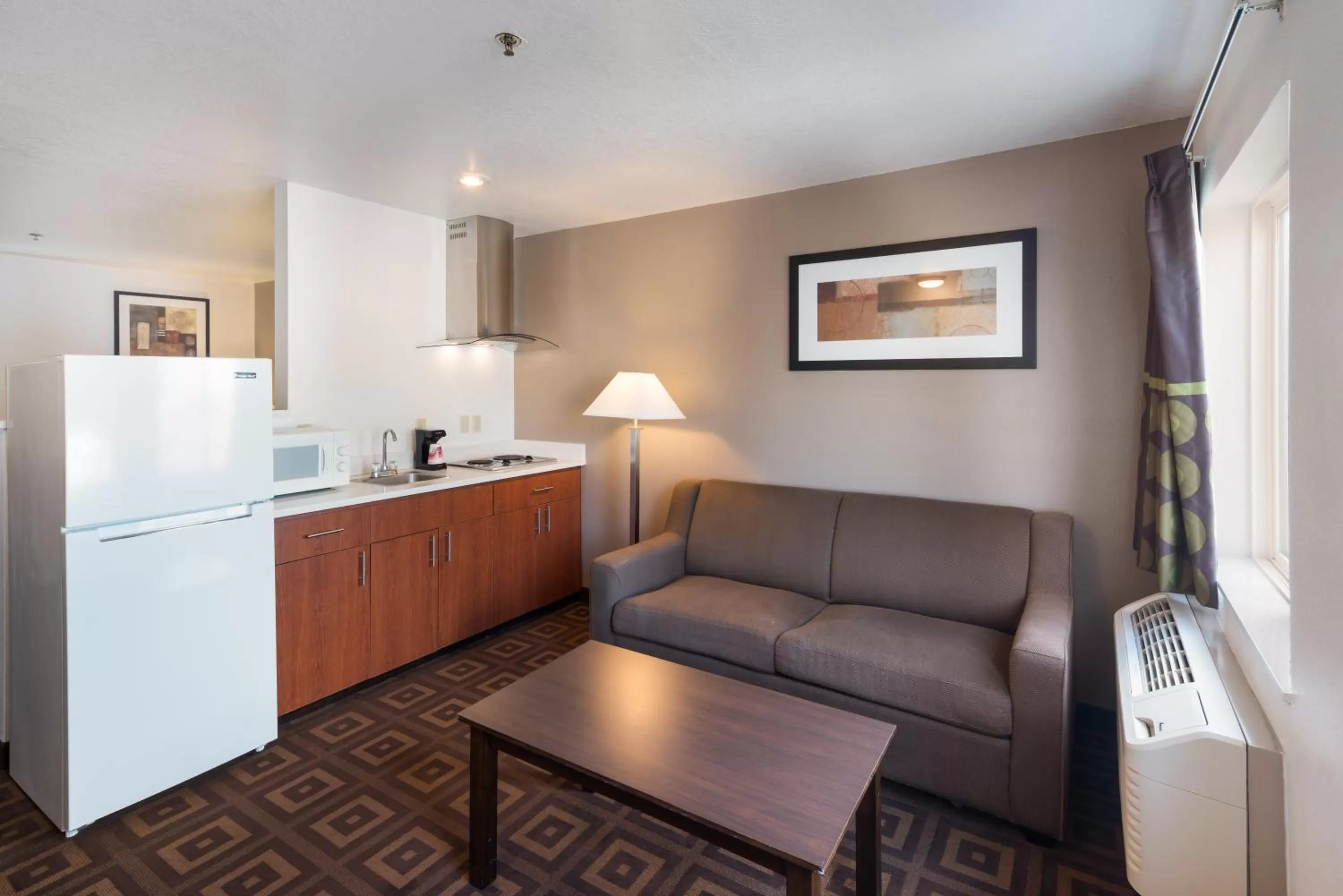 Kitchen or kitchenette in Quality Inn & Suites Kennewick Tri-Cities