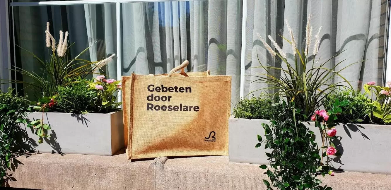 Property building, Property Logo/Sign in R&breakfast