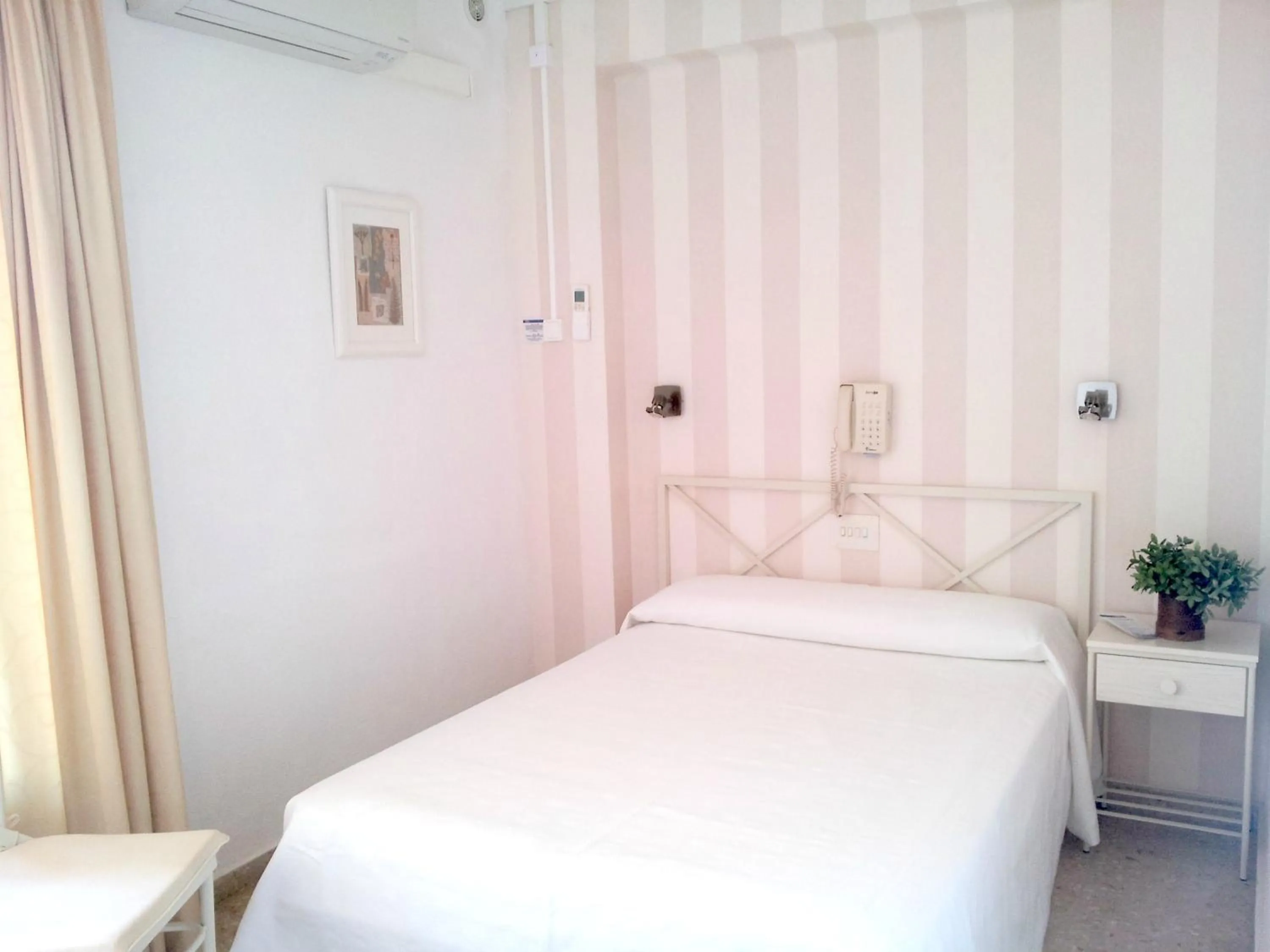 Photo of the whole room, Bed in Hotel Tramontana