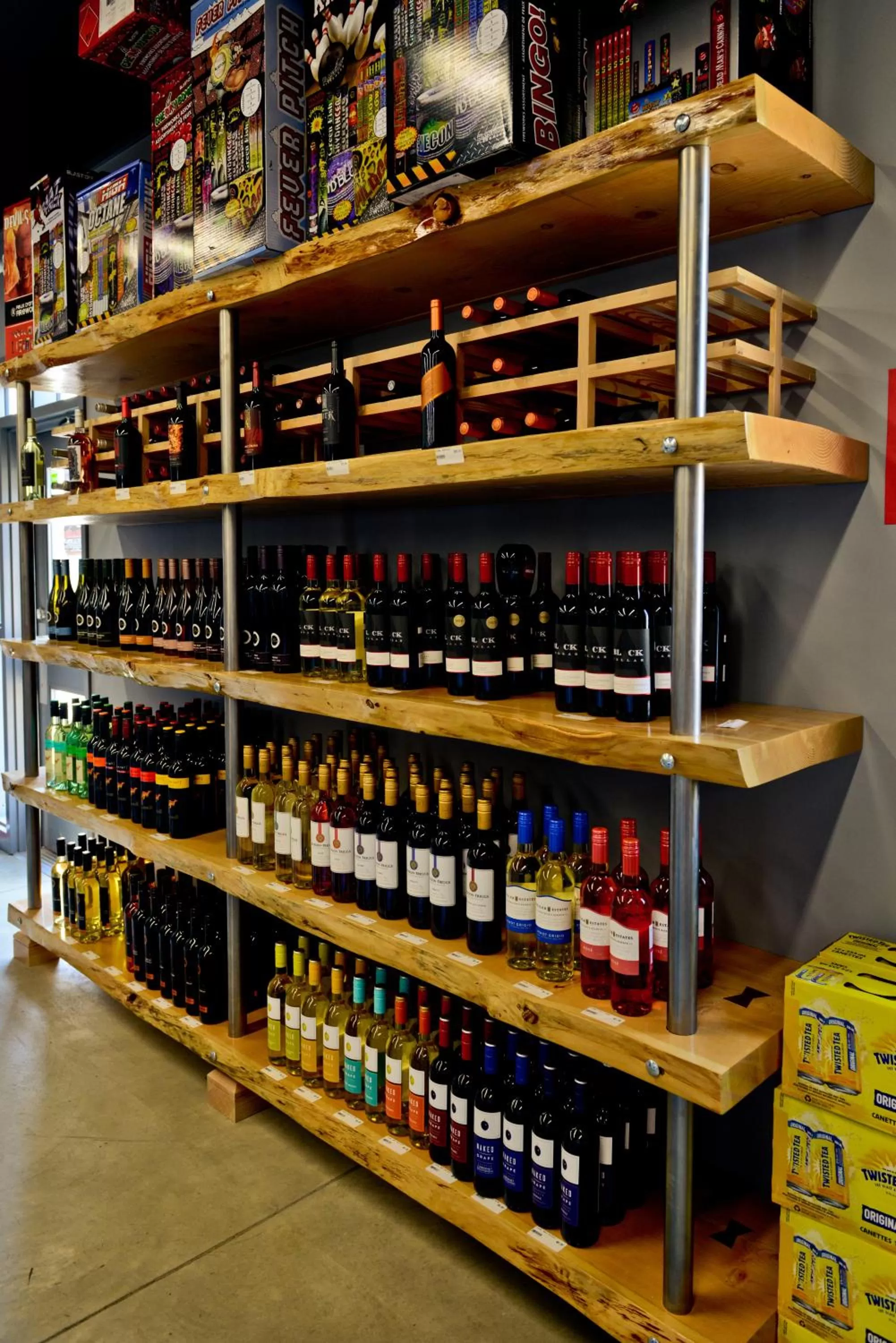 121 Steakhouse & Motel