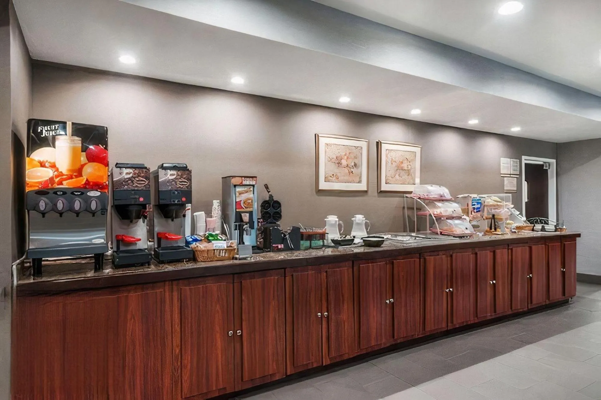Coffee/tea facilities in Hawthorn Extended Stay by Wyndham Columbus