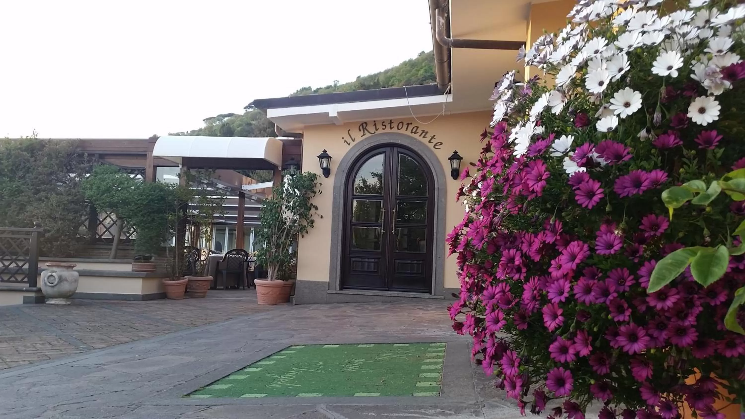 Facade/entrance in Hotel Villa Degli Angeli