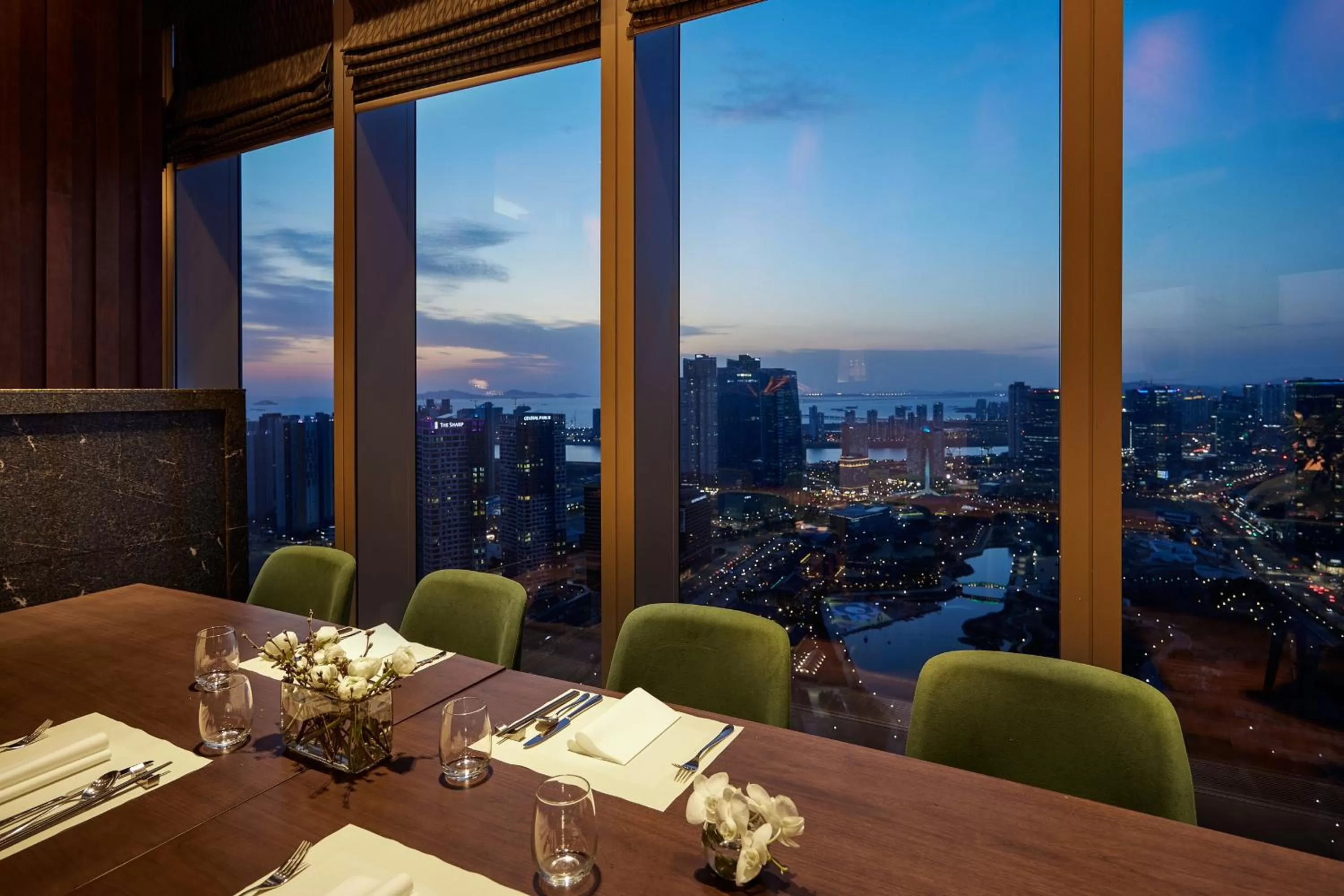 Restaurant/places to eat in Oakwood Premier Incheon