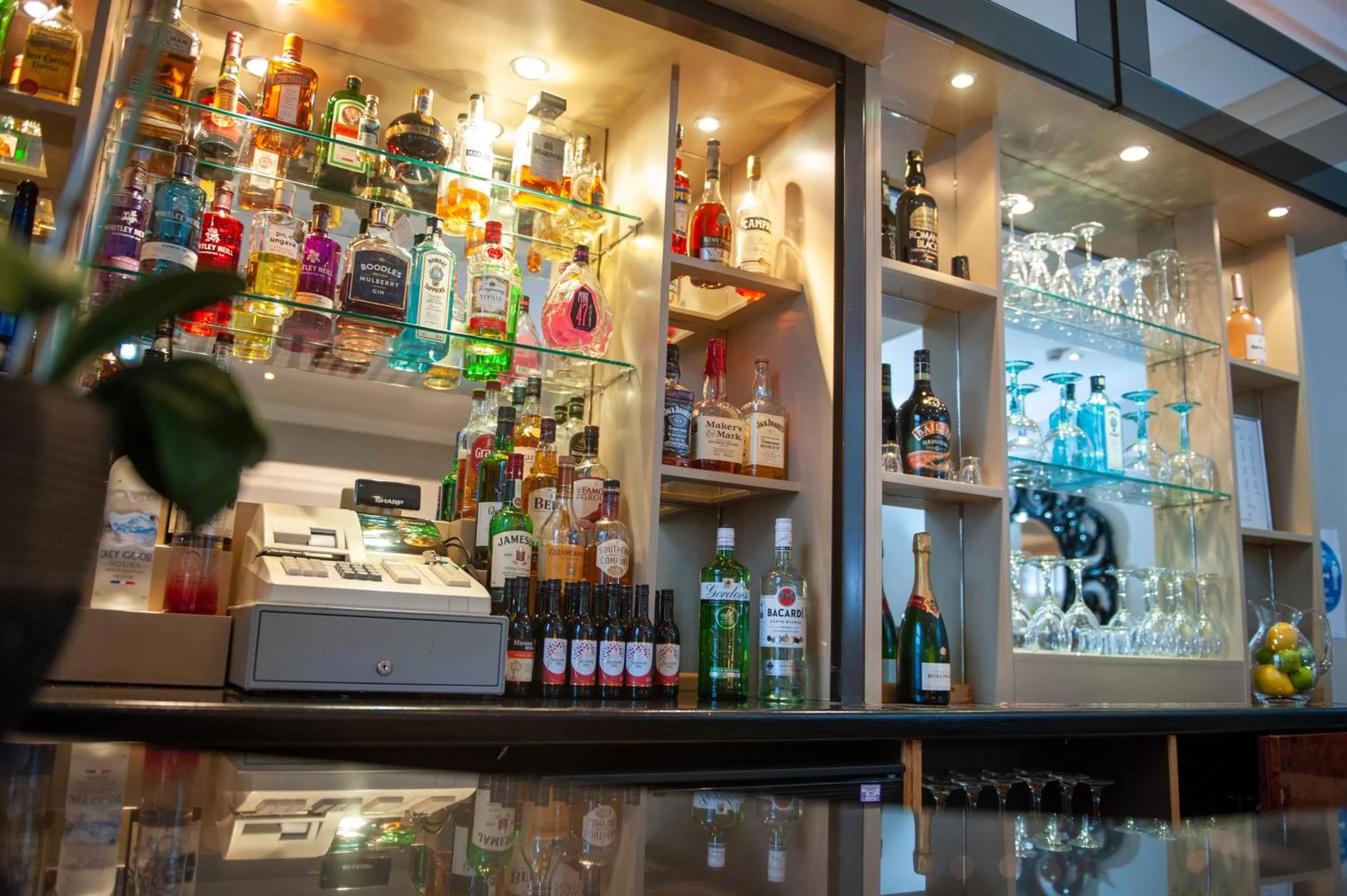 Lounge or bar in Osborne Hotel