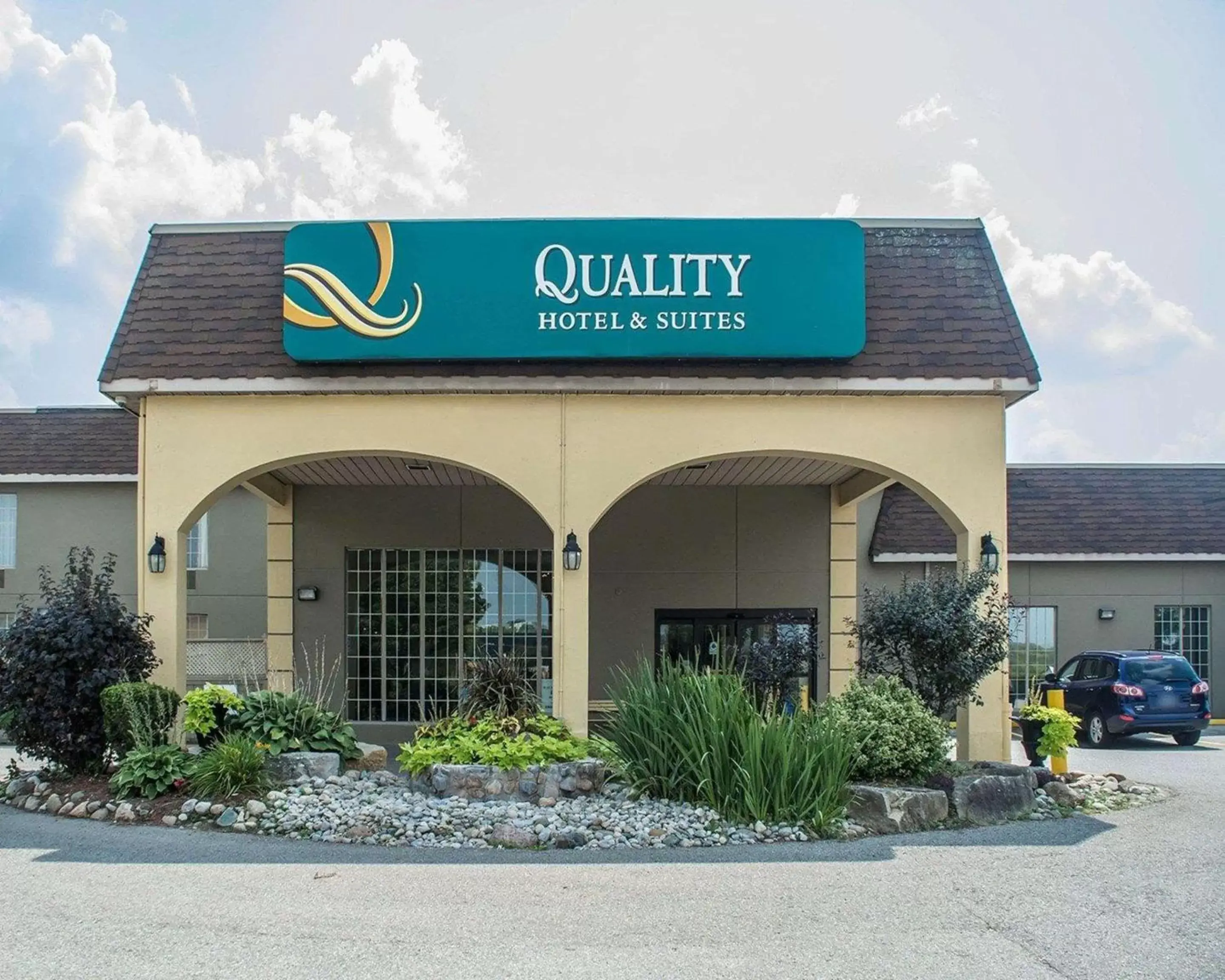 Quality Hotel & Suites Woodstock Quality Hotel & Suites Woodstock