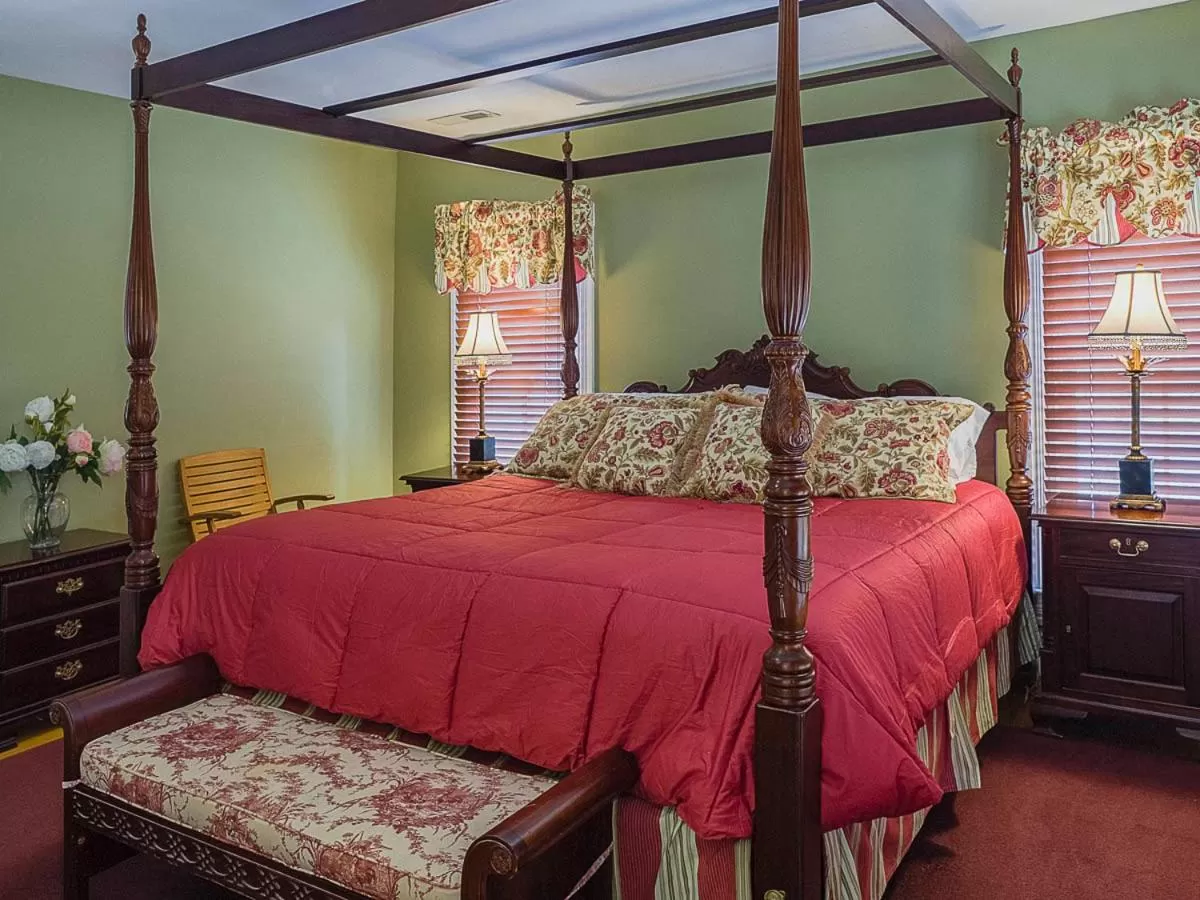 Bed in George Brooks House B&B