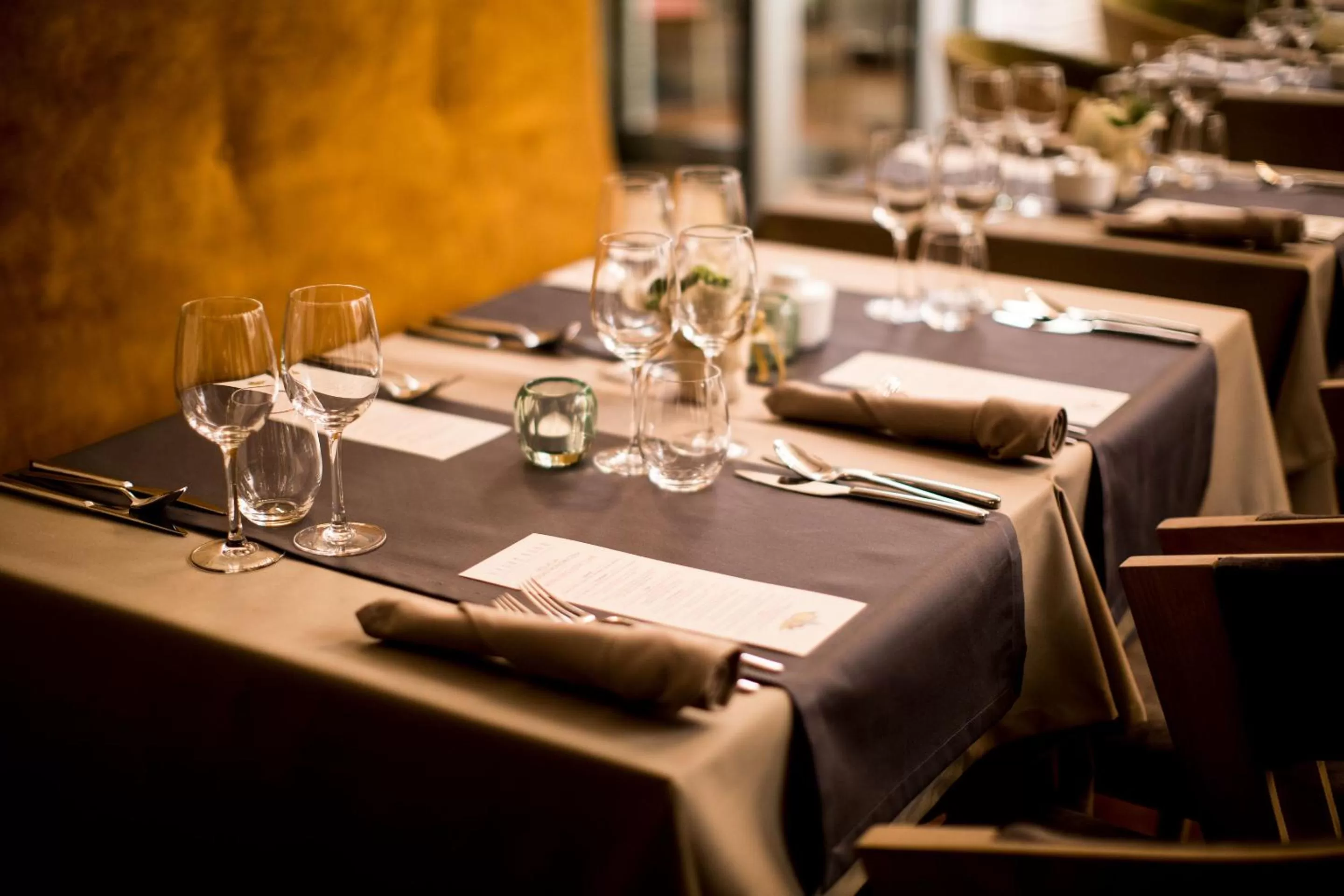 Restaurant/places to eat in Hotel 1231