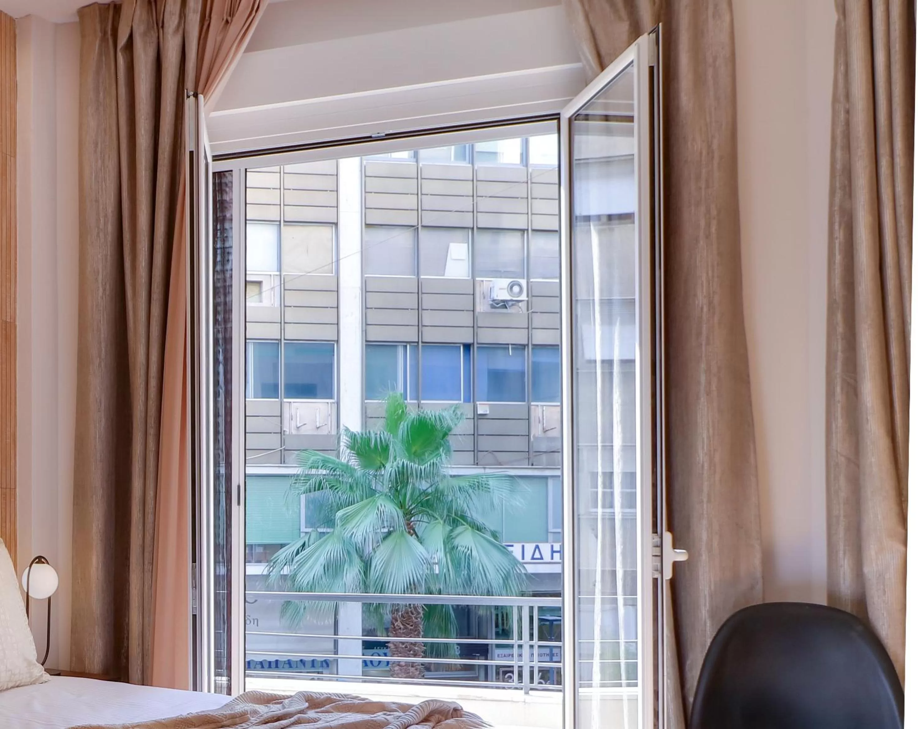 Balcony/Terrace, Bed in AthINN Residence