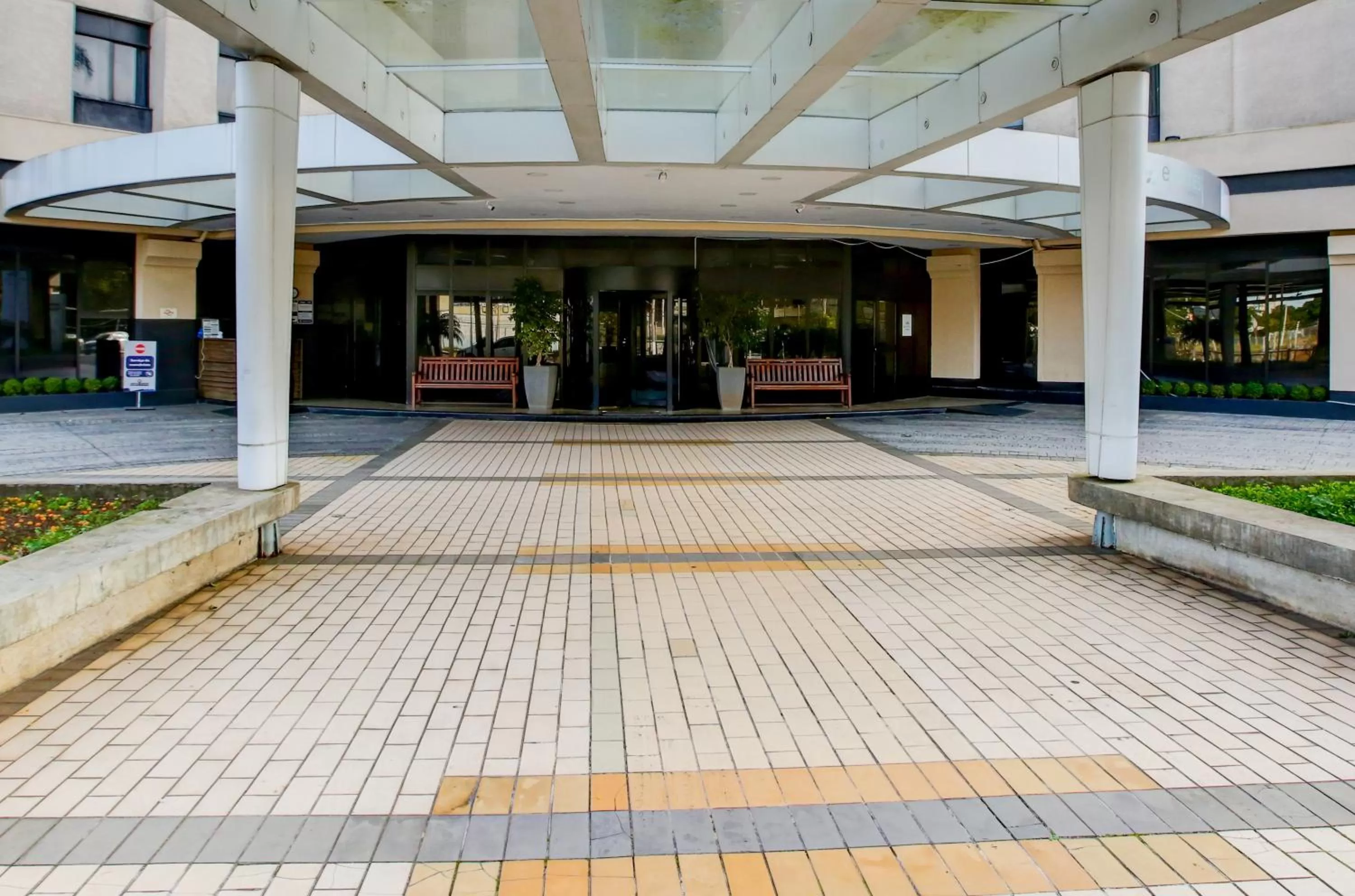 Facade/entrance in eSuítes Congonhas by Atlantica