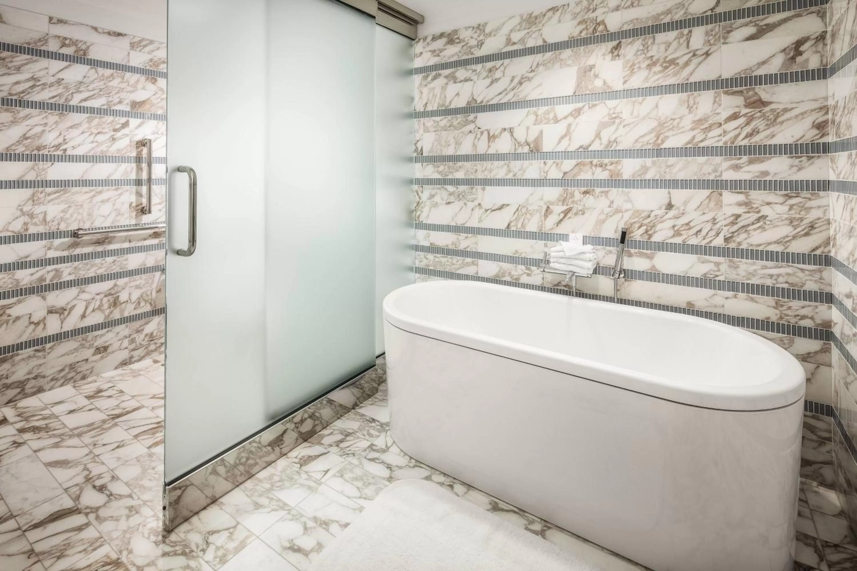 Bathroom in JW Marriott Indianapolis