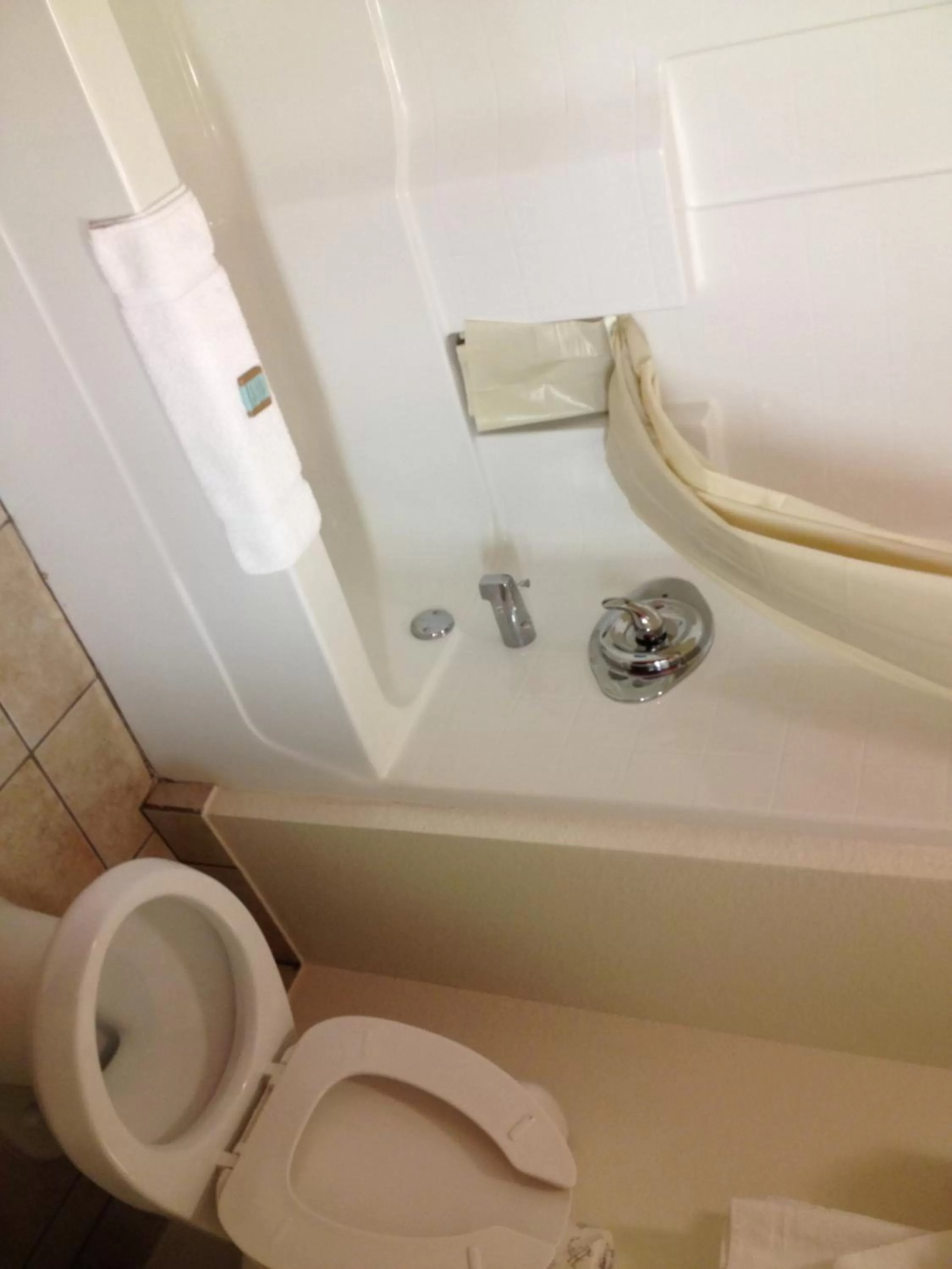 Bathroom in Howard Johnson by Wyndham Lubbock TX