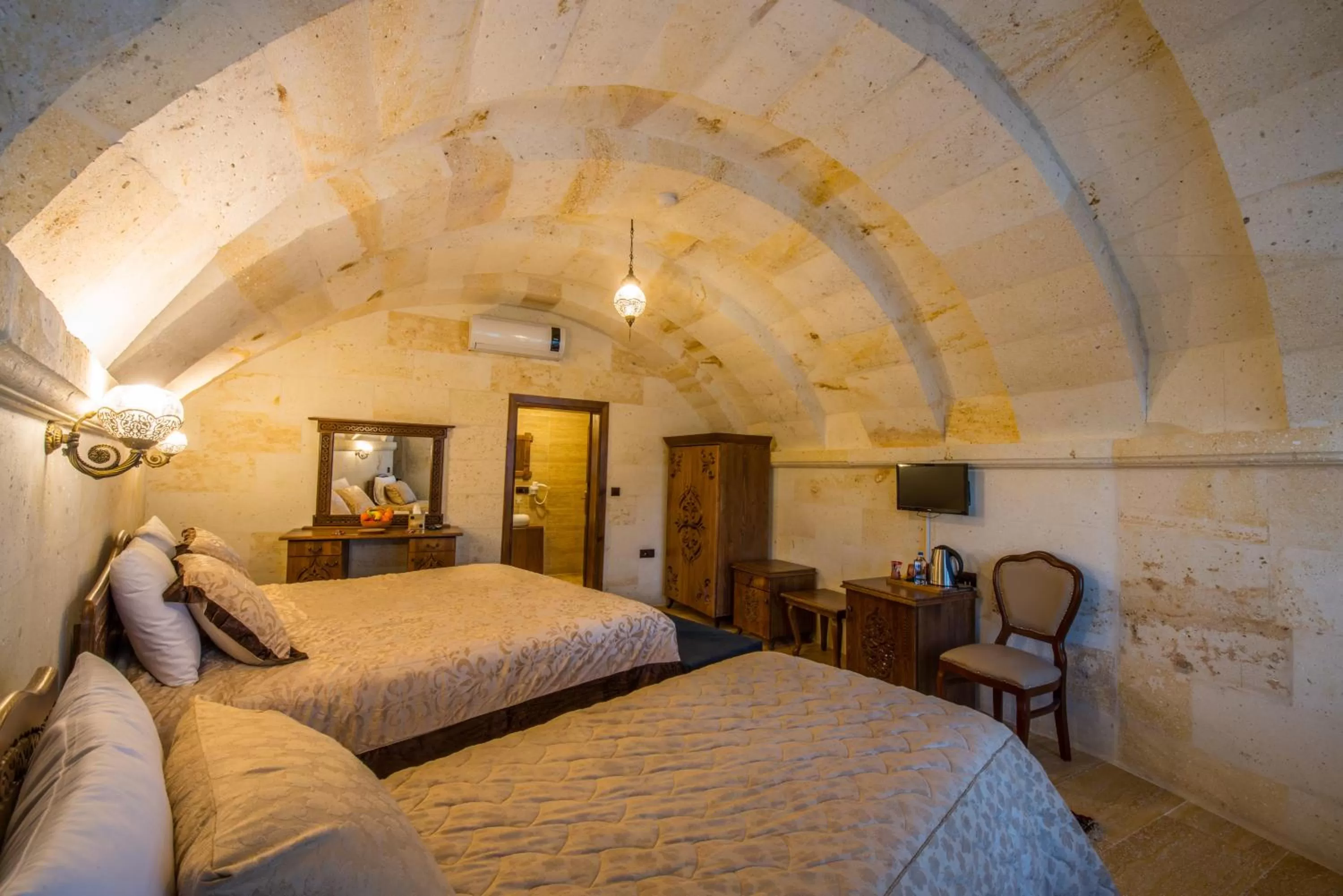 Photo of the whole room, Bed in Lucky Cave Hotel Cappadocia