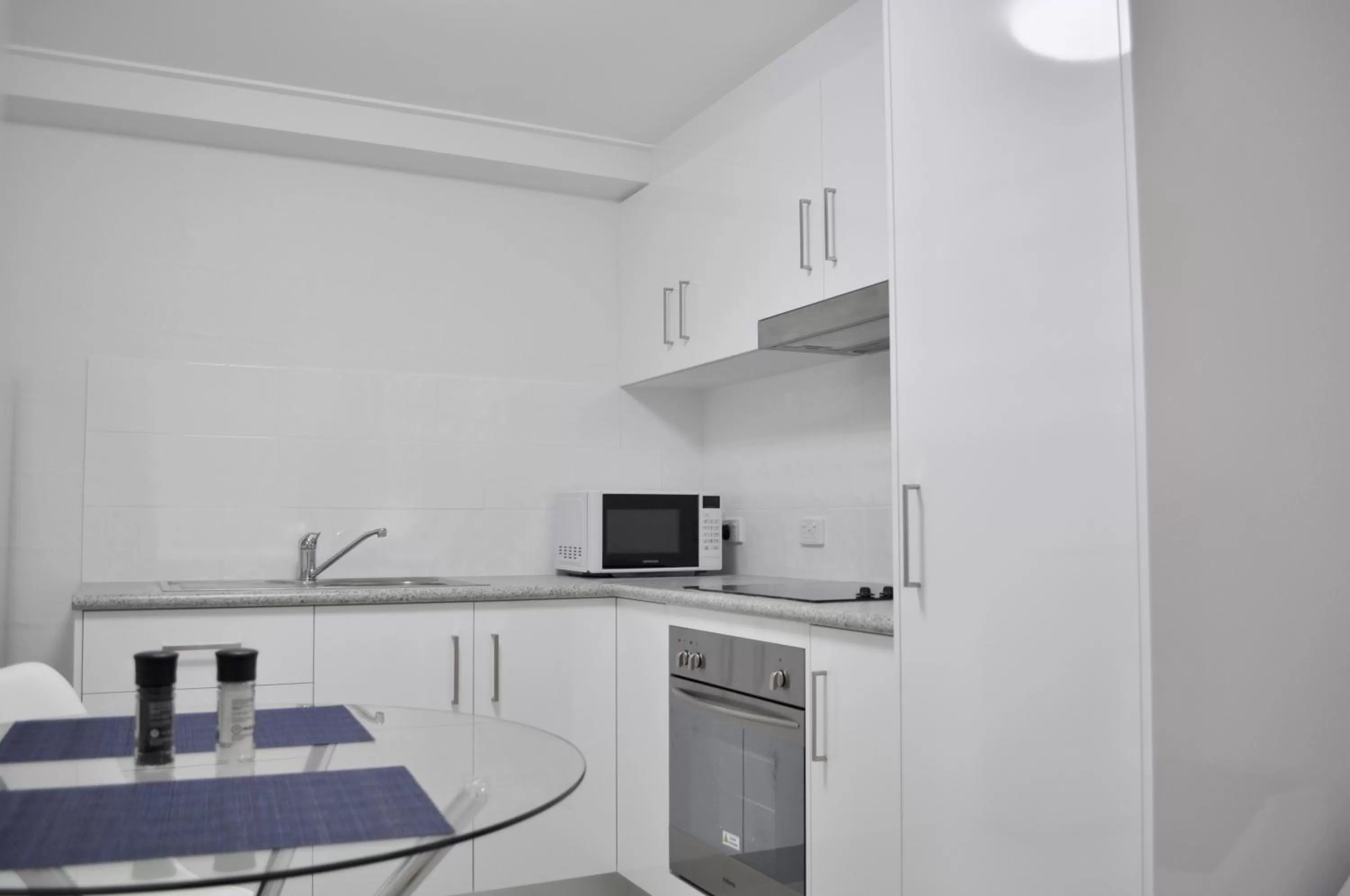 Kitchen or kitchenette in Alexandra Park Motor Inn