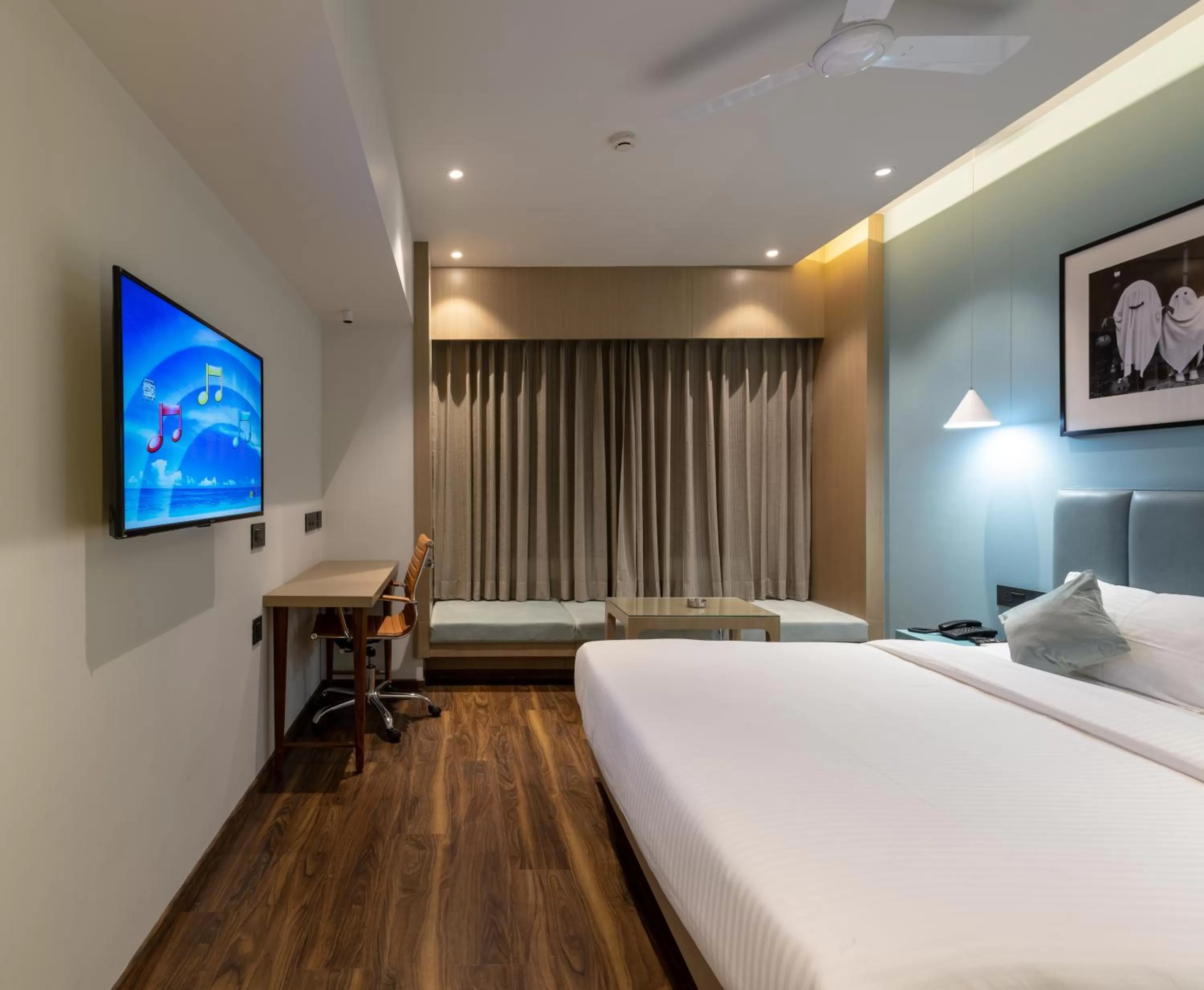 Photo of the whole room, Bed in Hotel Regal Grand