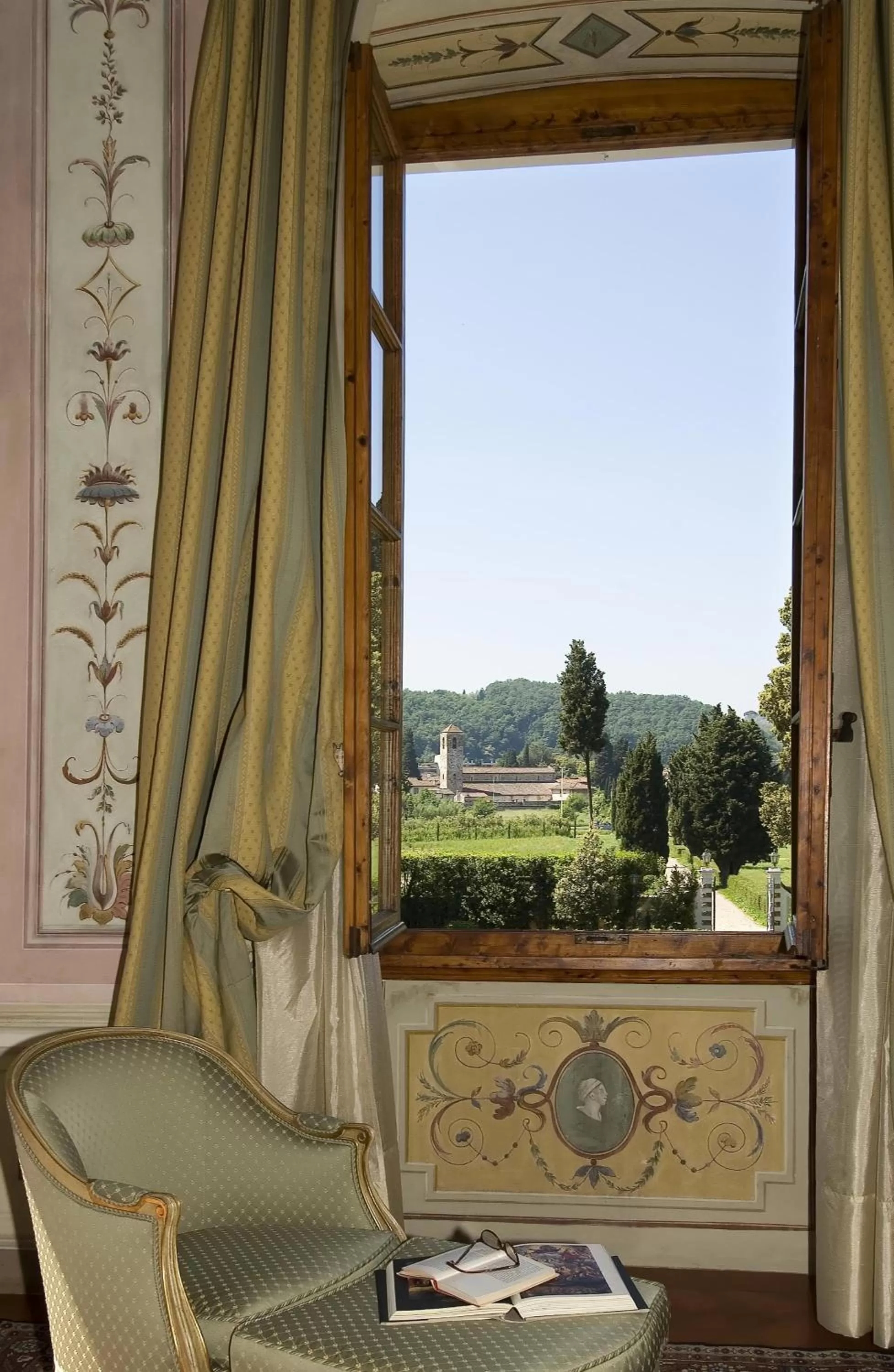 Decorative detail in Villa Olmi Firenze