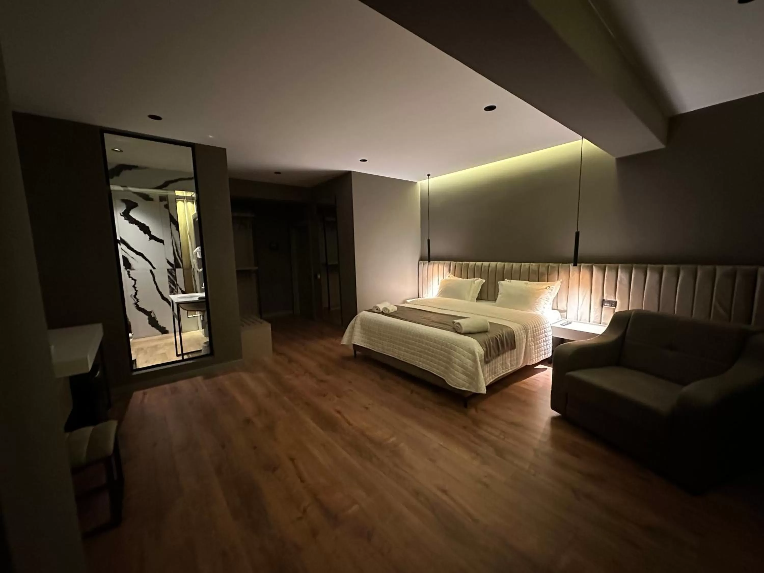 Photo of the whole room, Bed in Hotel Gjallica