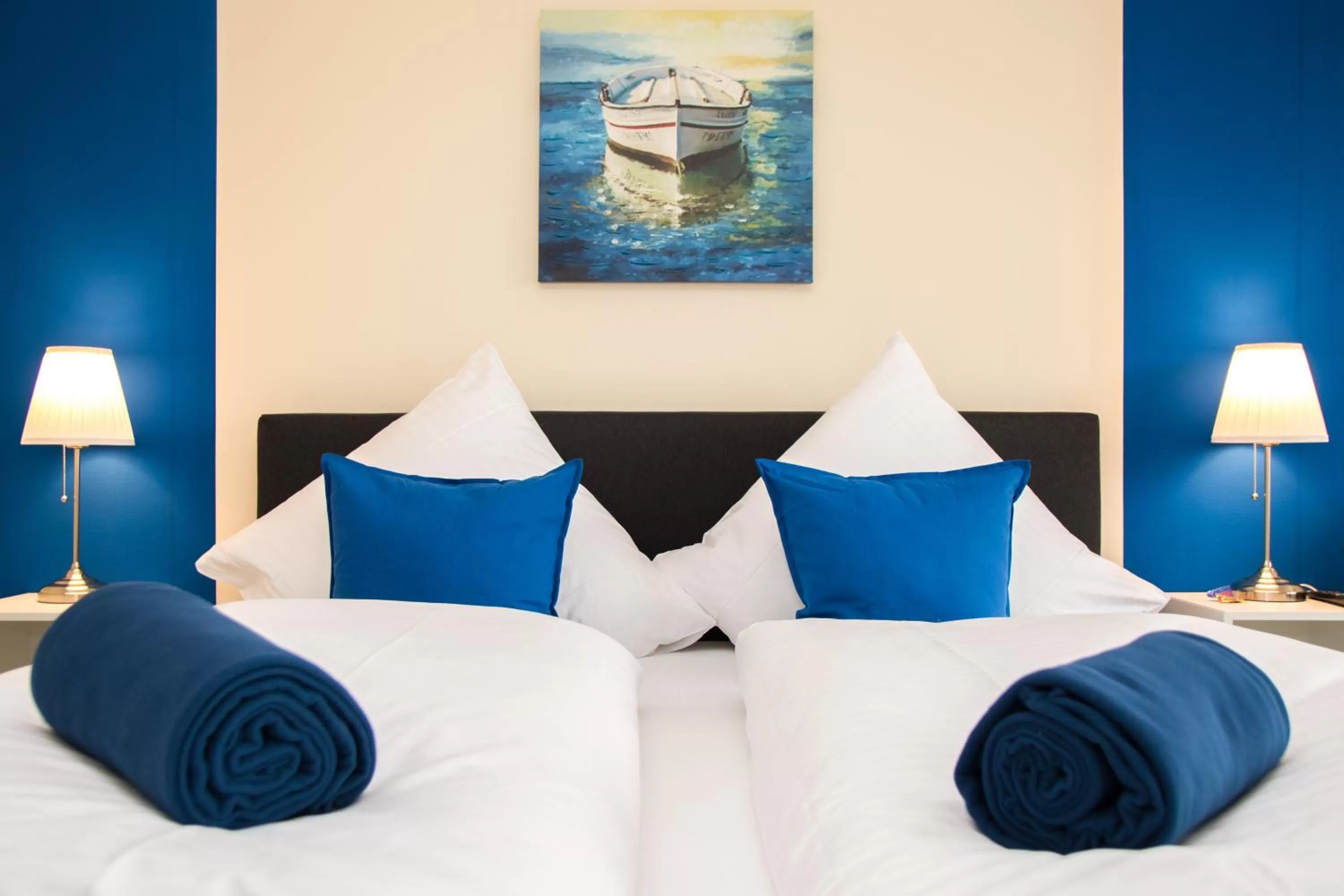 Decorative detail, Bed in Das Frühstückshotel Büsum