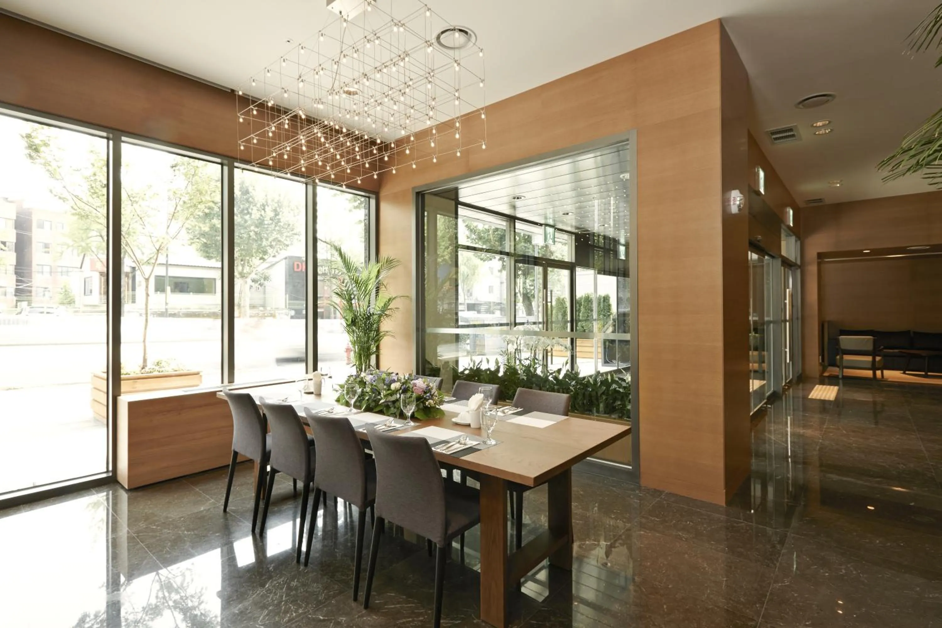 Dining area in Mayplace Hotel