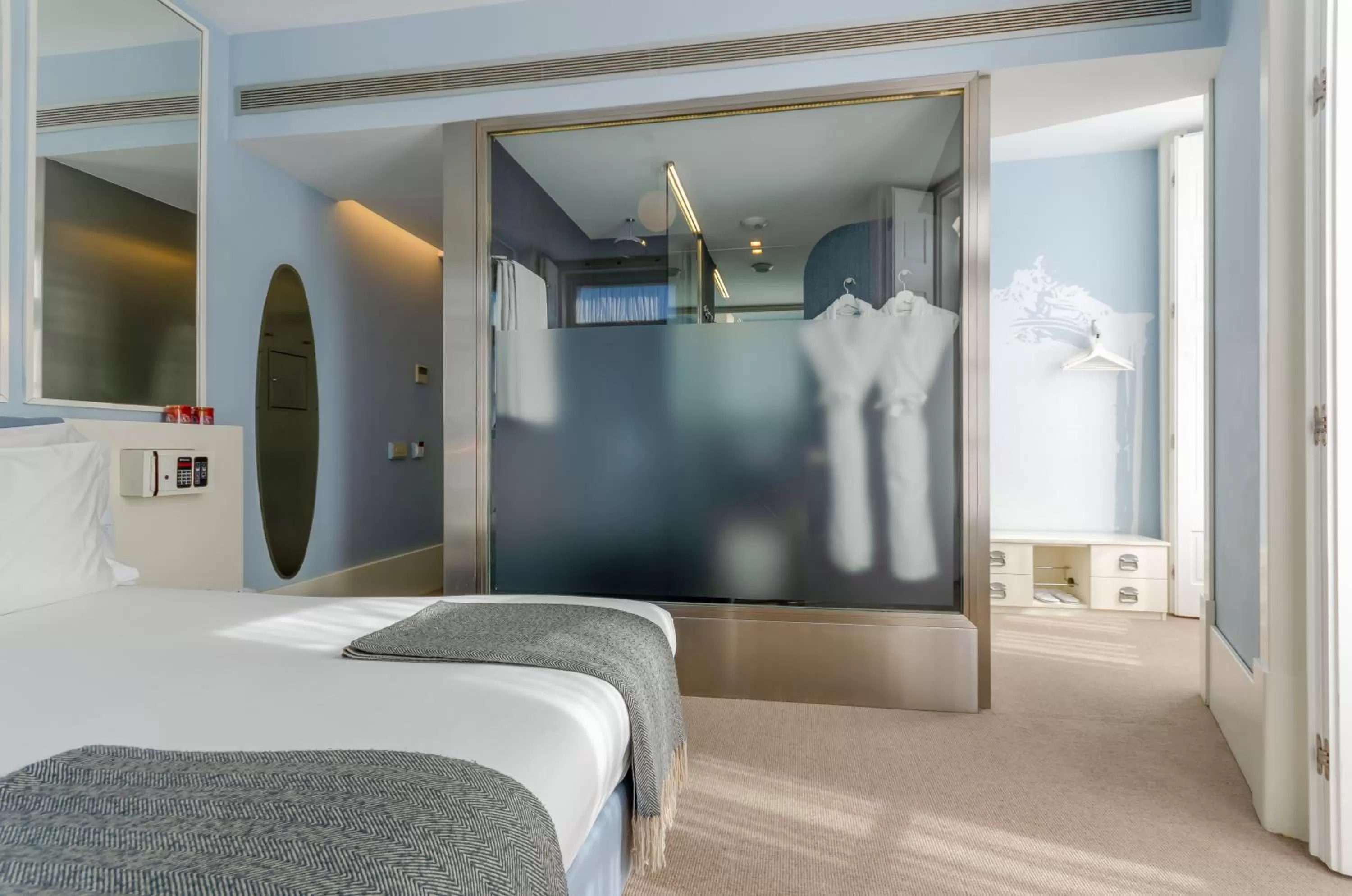 Bedroom, Bed in Lx Boutique Hotel