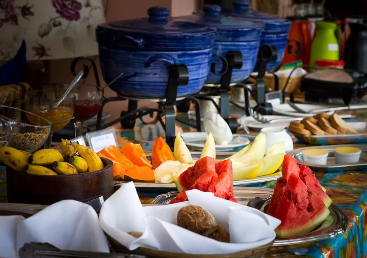 Breakfast, Food in Pousada Vila Santa Barbara