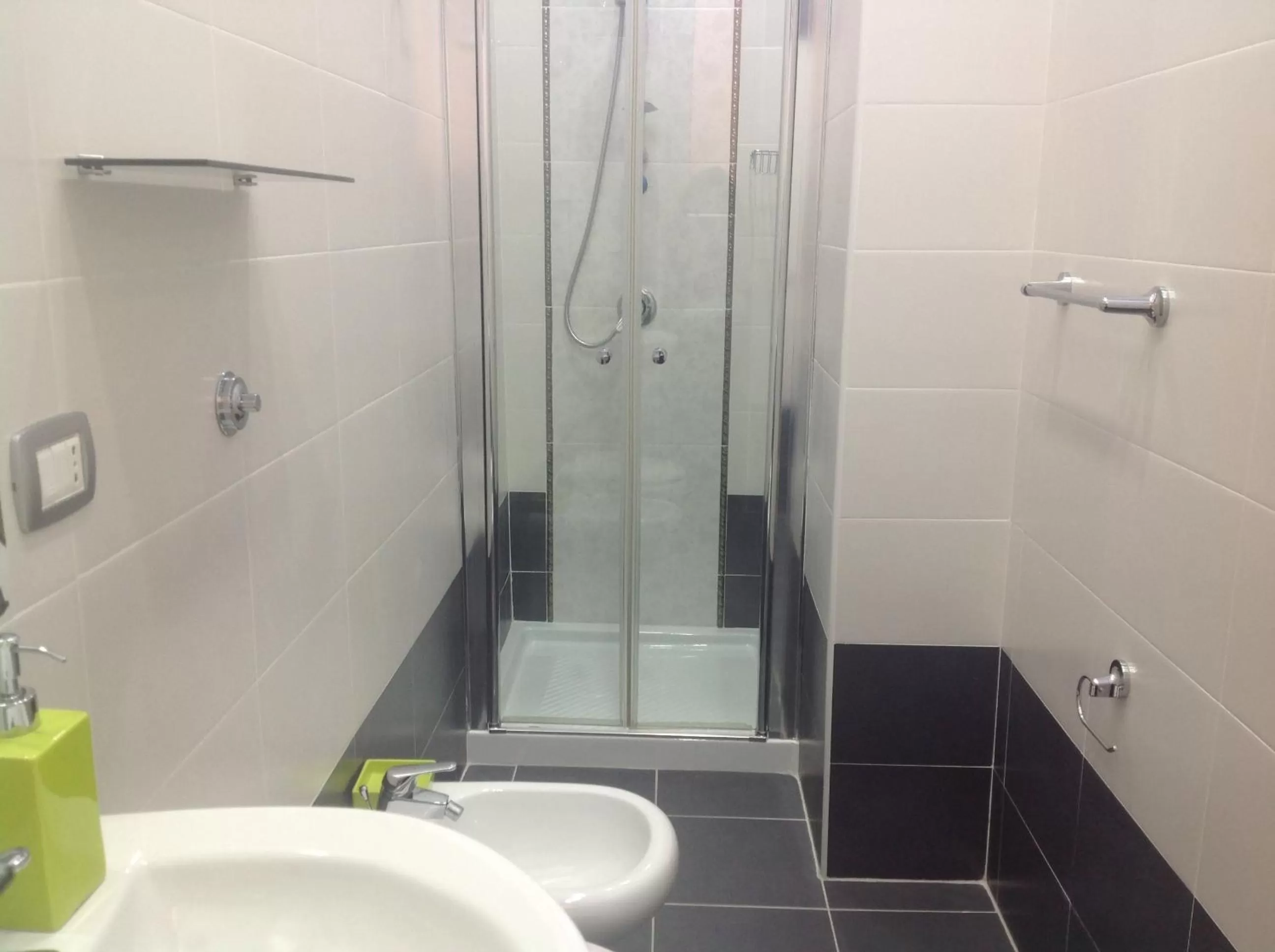 Shower in Stella Diana