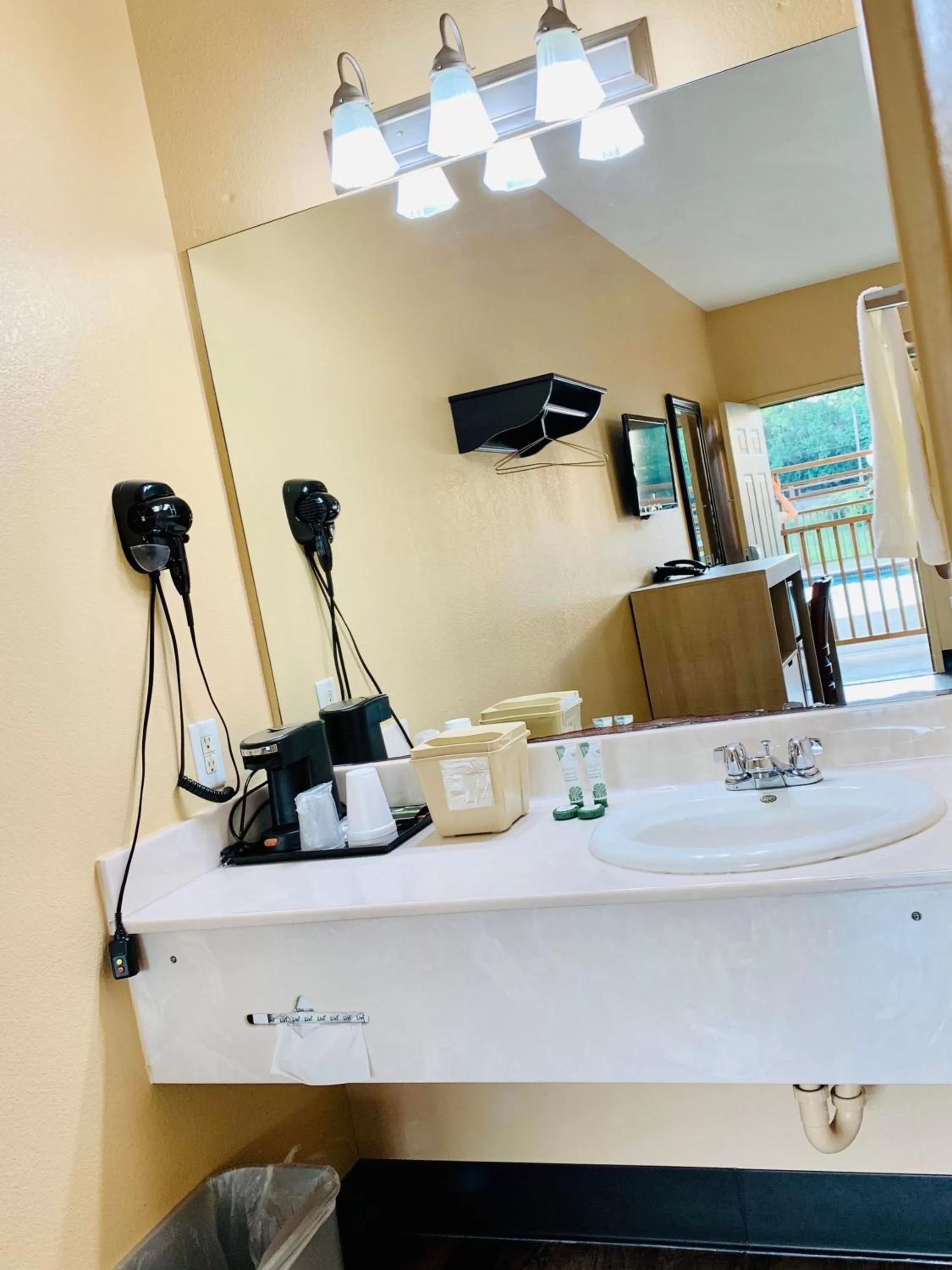 Bathroom in Weston Inn & Suites