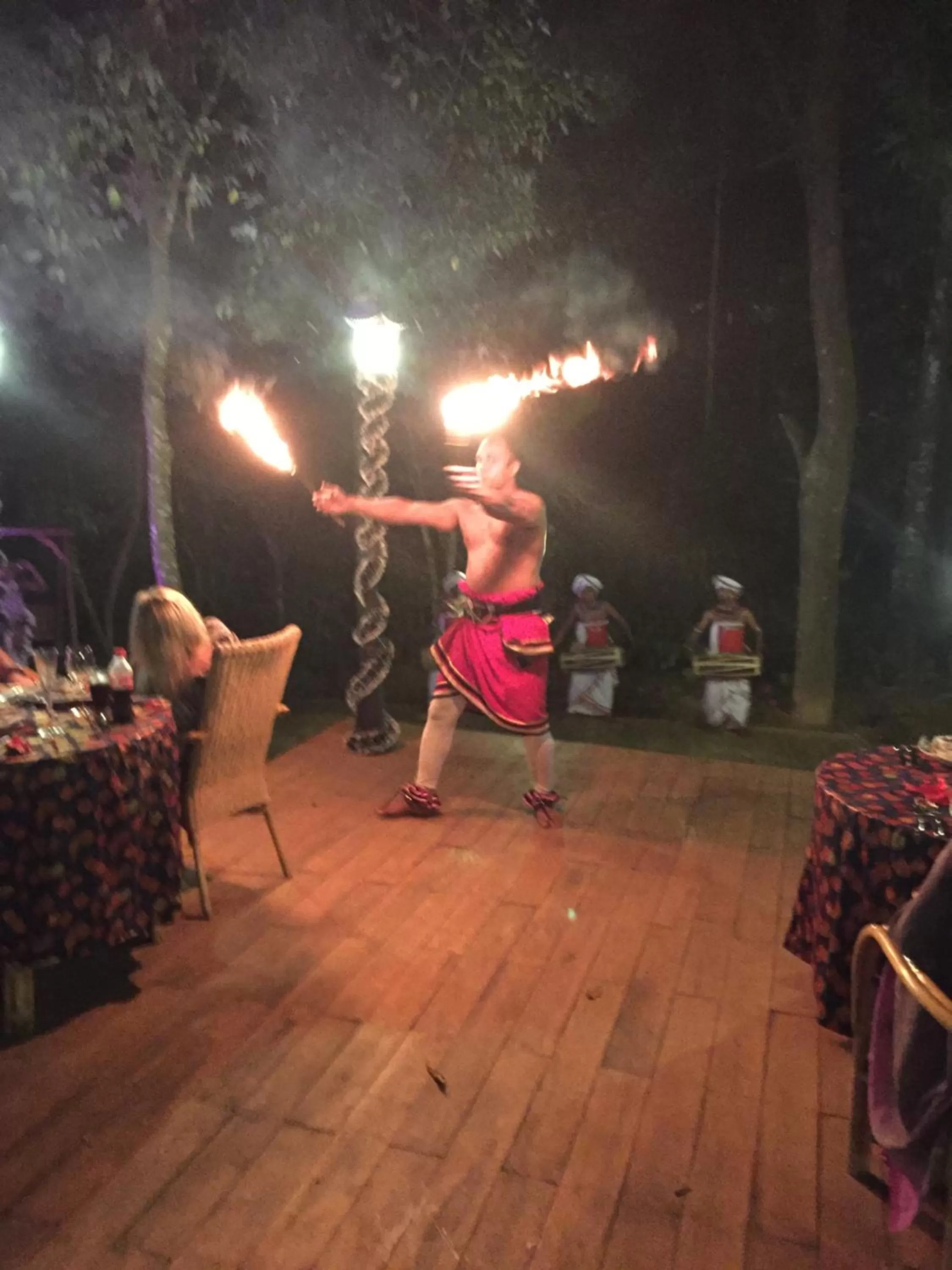 Evening entertainment in Le leopard d 'argent
