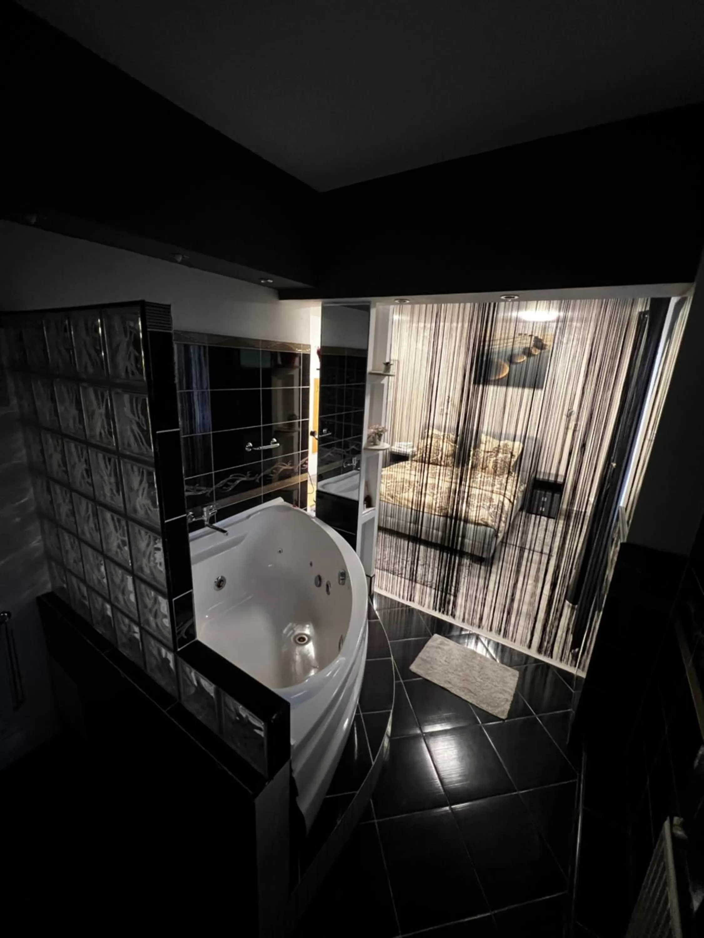 Bathroom in Pensiunea Old Sheriff