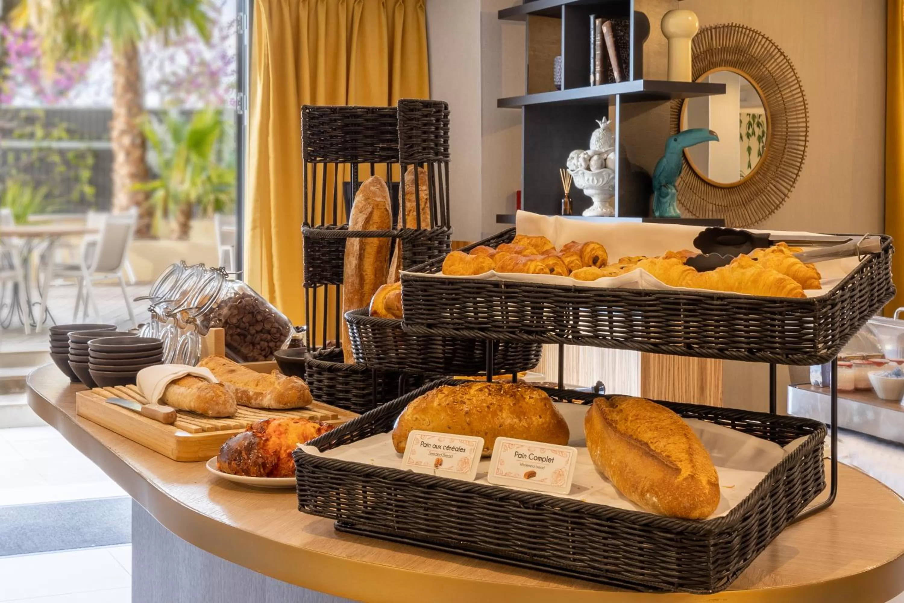 Food in Eden Rose Grand Hotel BW Premier Collection