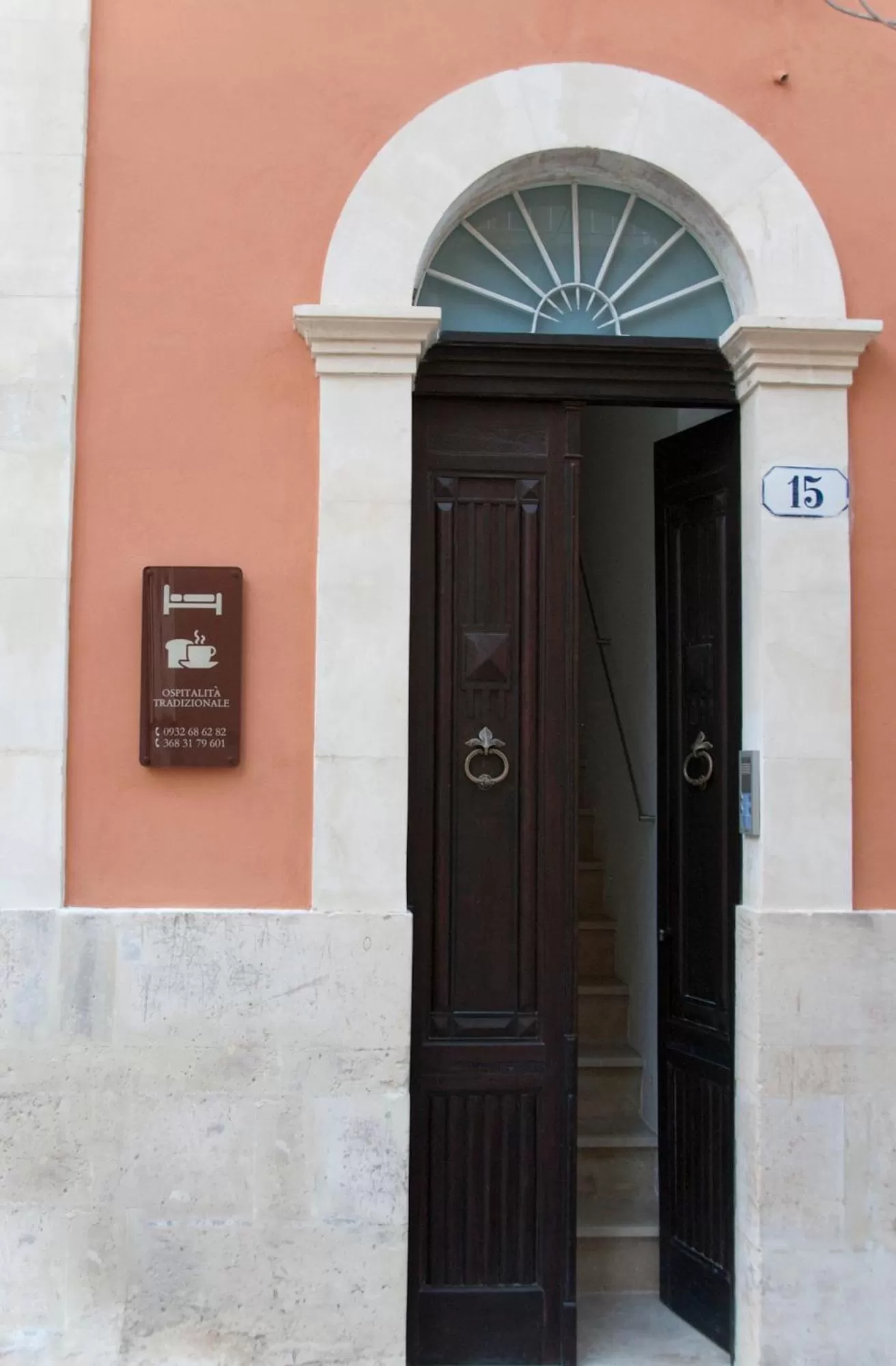Facade/Entrance in Le Stanze Del Sole