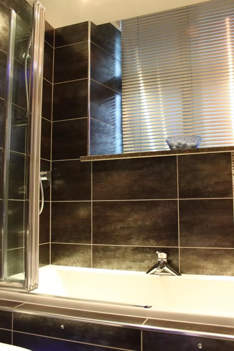 Bathroom in Applegarth Villa Hotel & Restaurant (Adult Only)