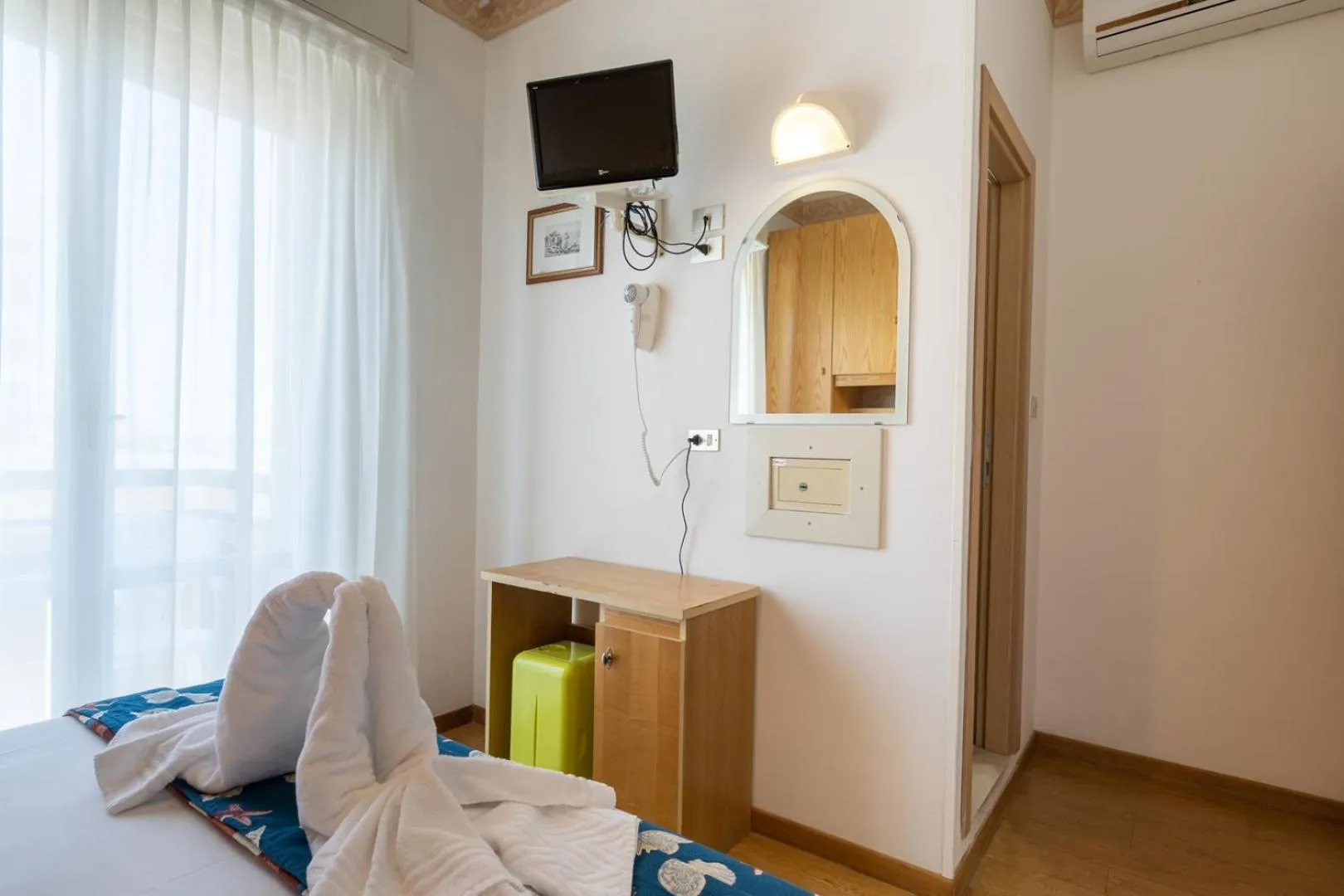 Bed in Hotel Milanese