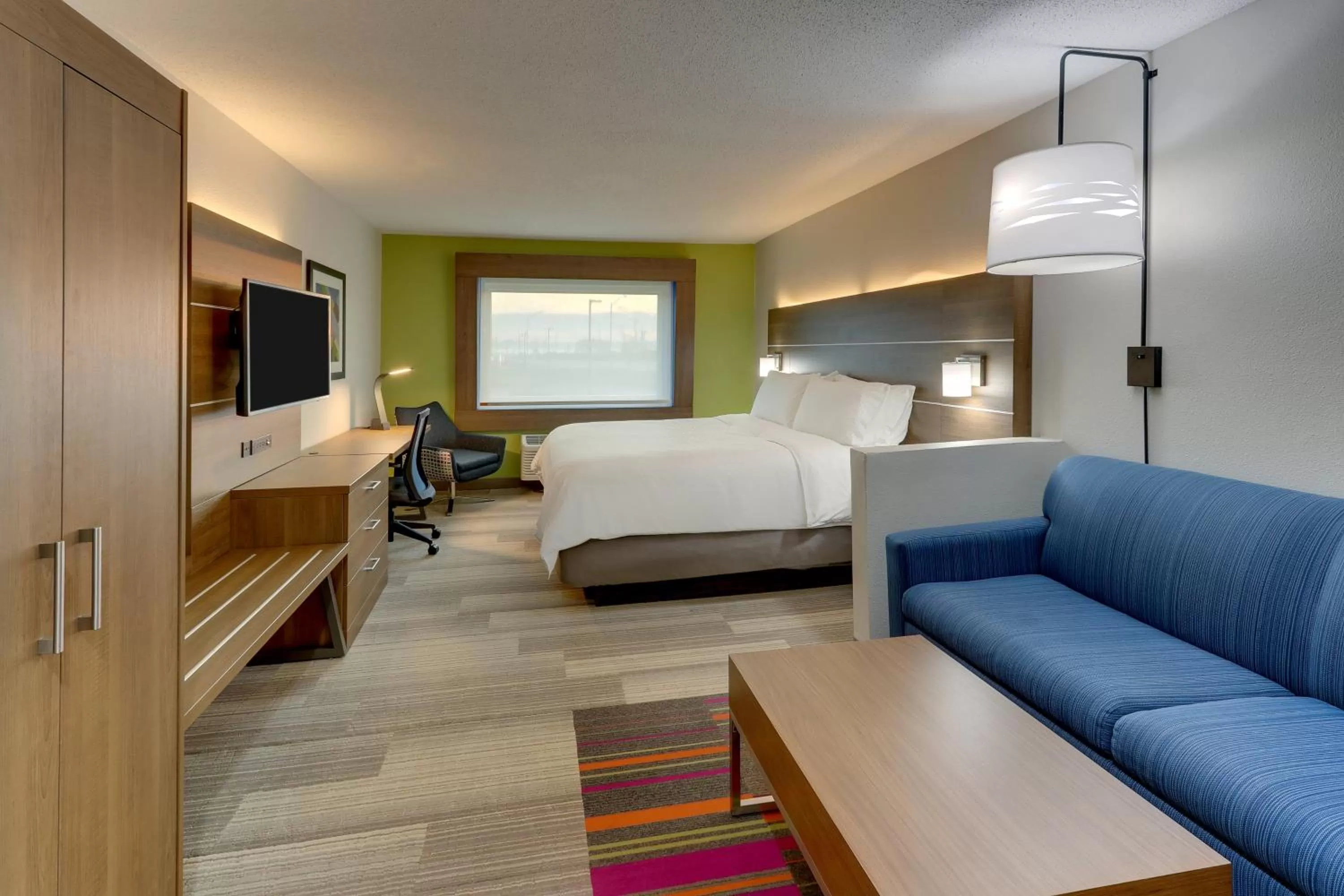 Photo of the whole room in Holiday Inn Express - Cincinnati North - Monroe by IHG