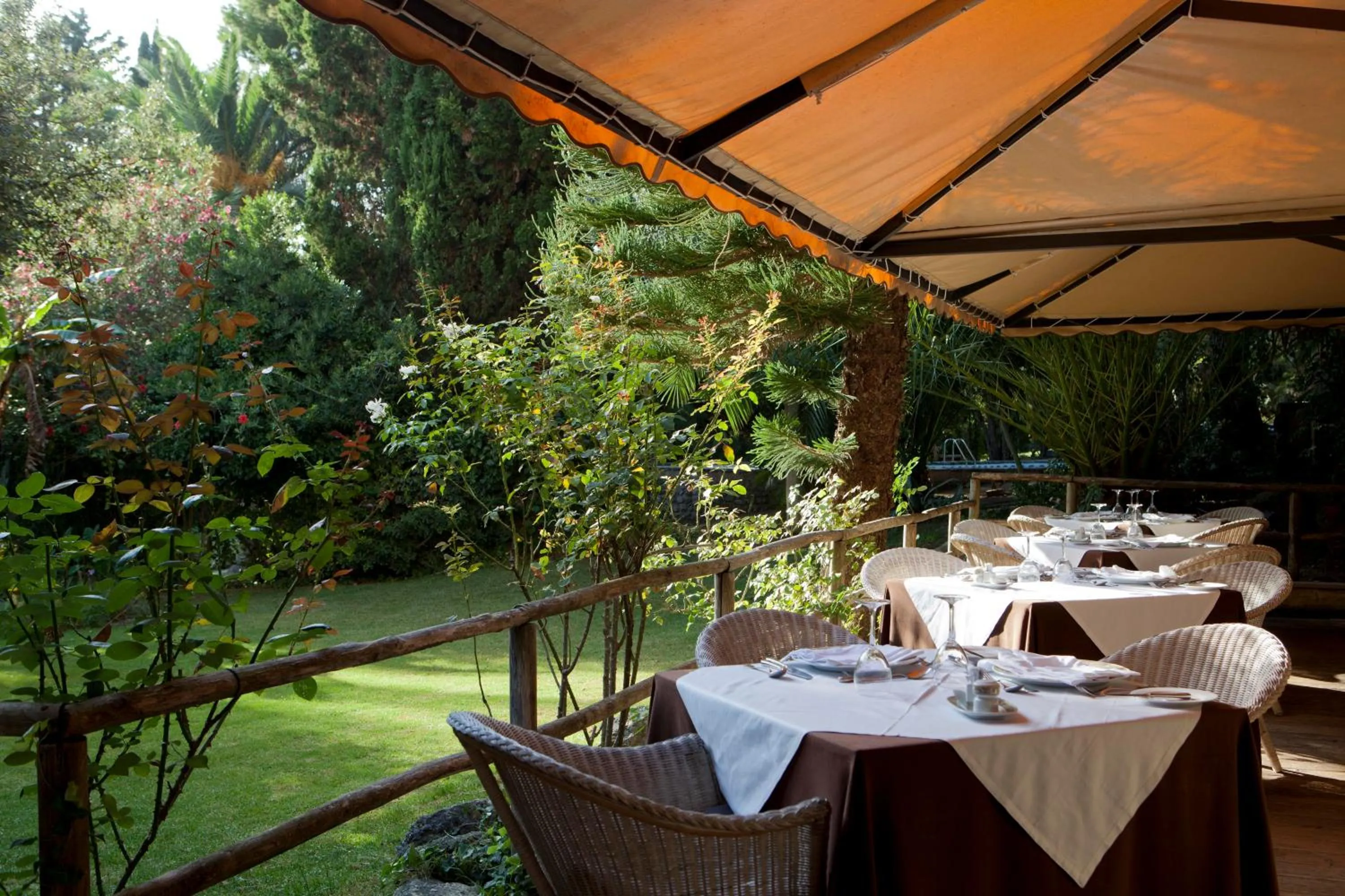 Restaurant/places to eat in Lago Garden Apart-Suites & Spa Hotel