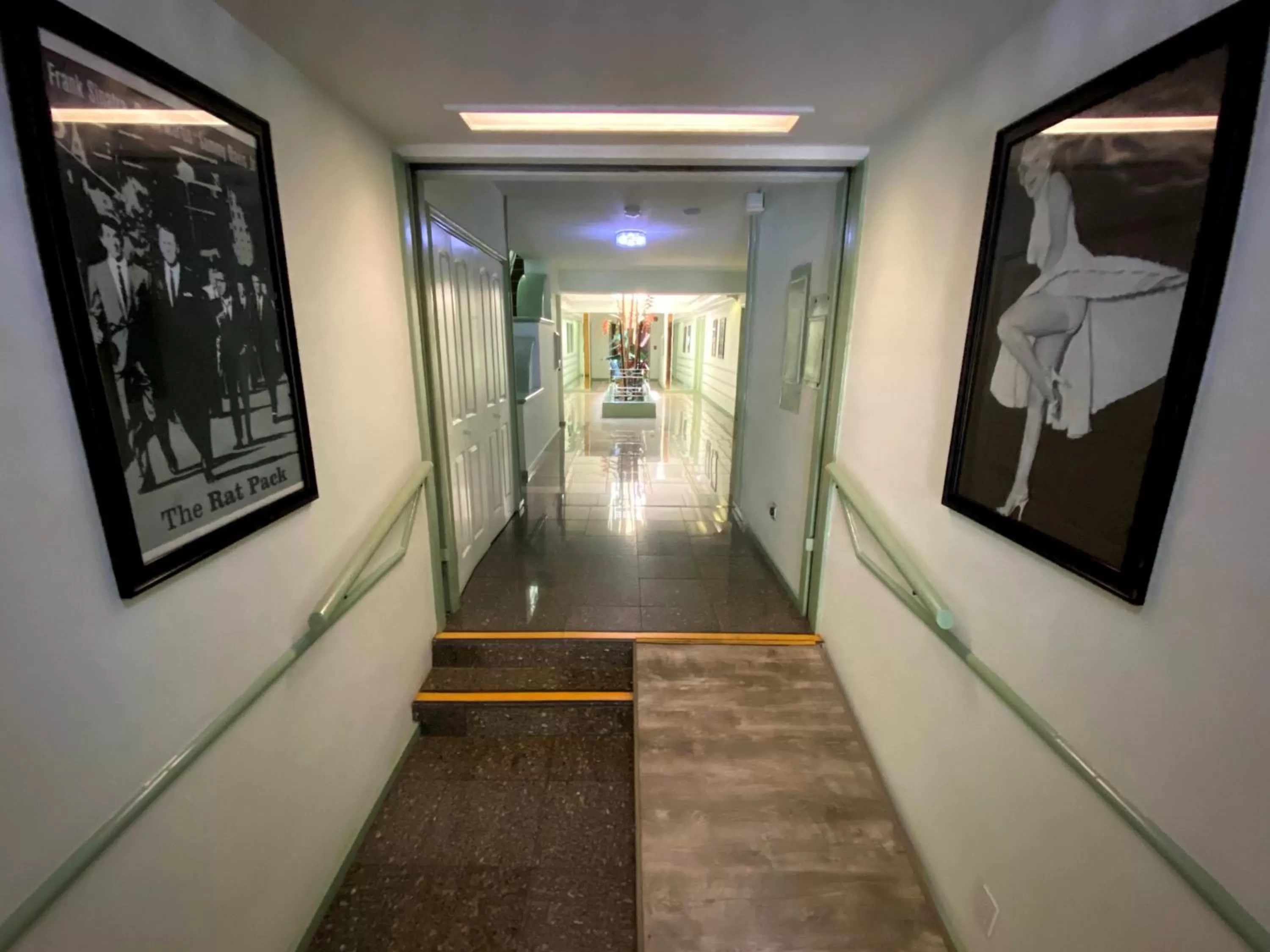 Area and facilities in Hollywood Celebrity Hotel