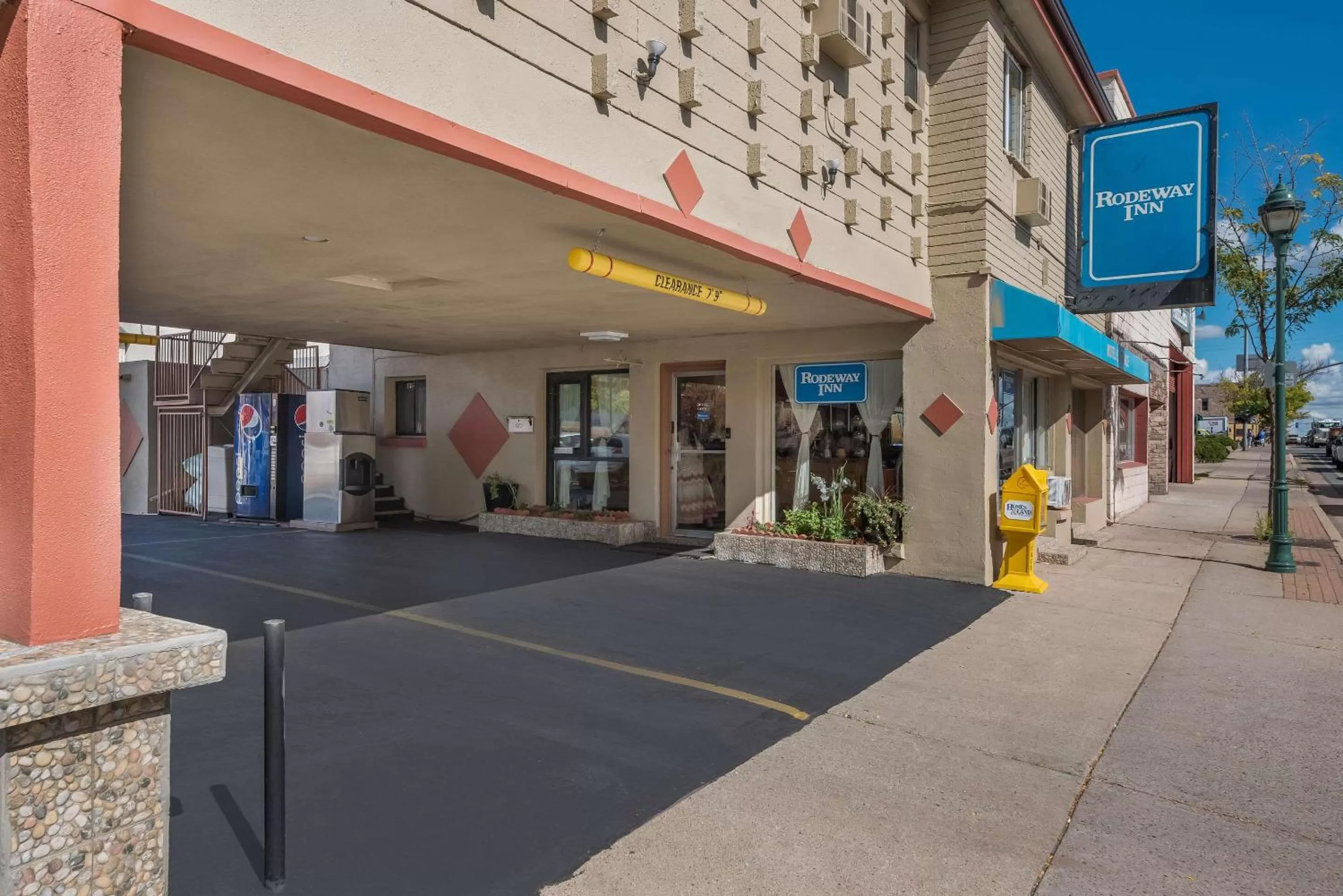 Property building in Rodeway Inn Flagstaff-Downtown