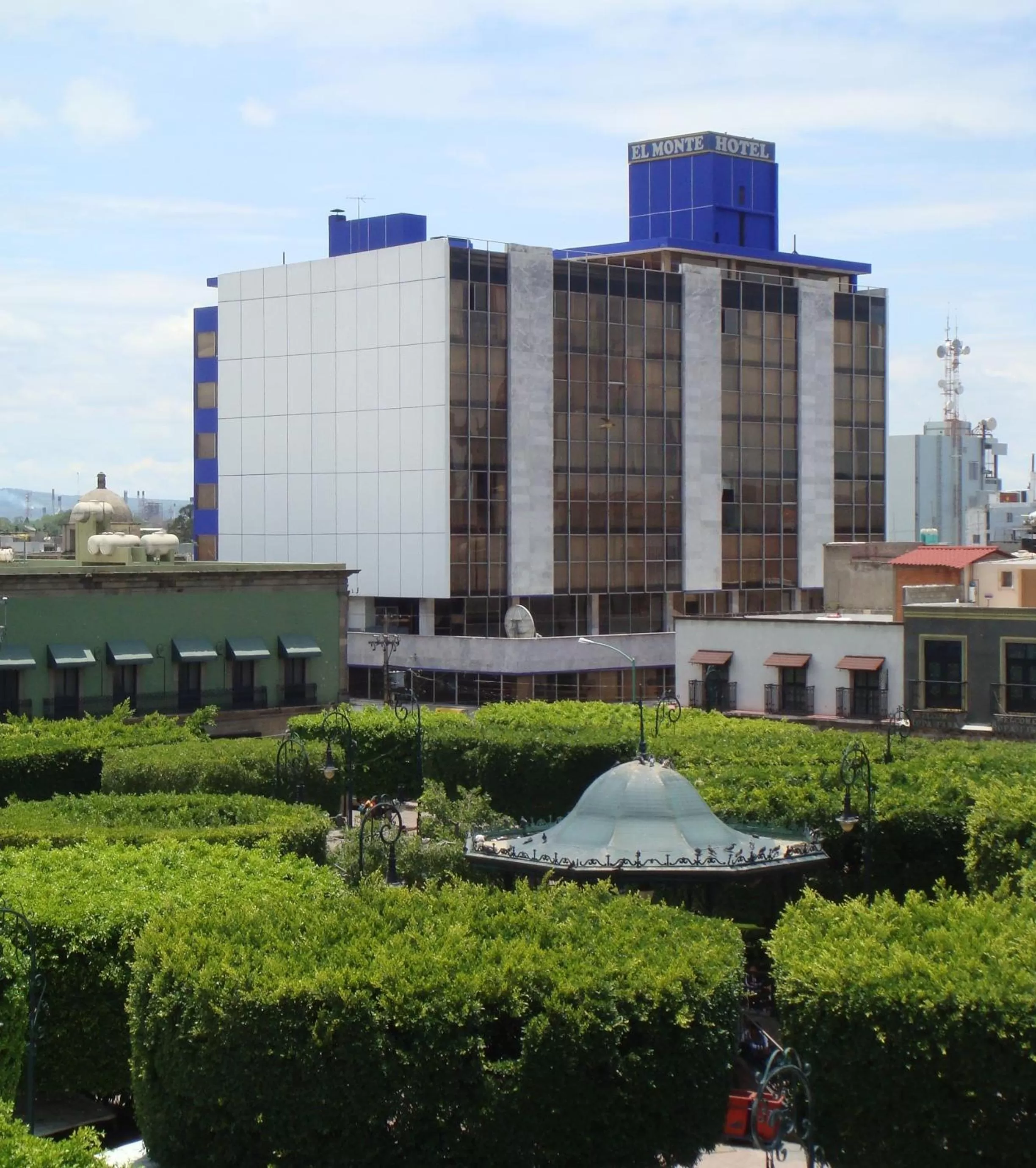 Property building in Hotel El Monte