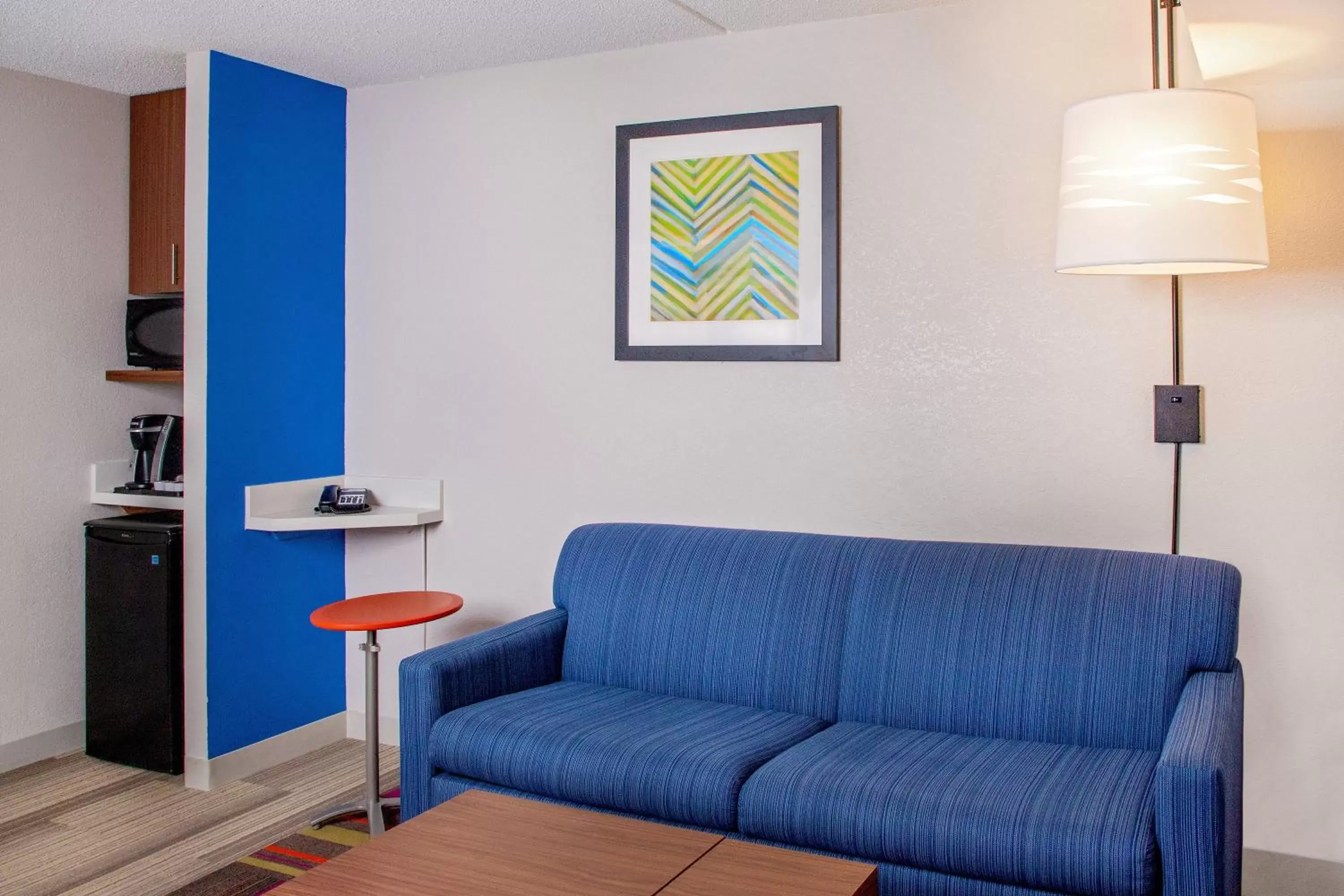 King Suite - Hearing Accessible, Sofa Bed, Mini Fridge, Microwave in Holiday Inn Express Chesapeake - Norfolk, an IHG Hotel King Suite - Hearing Accessible, Sofa Bed, Mini Fridge, Microwave in Holiday Inn Express Chesapeake - Norfolk, an IHG Hotel