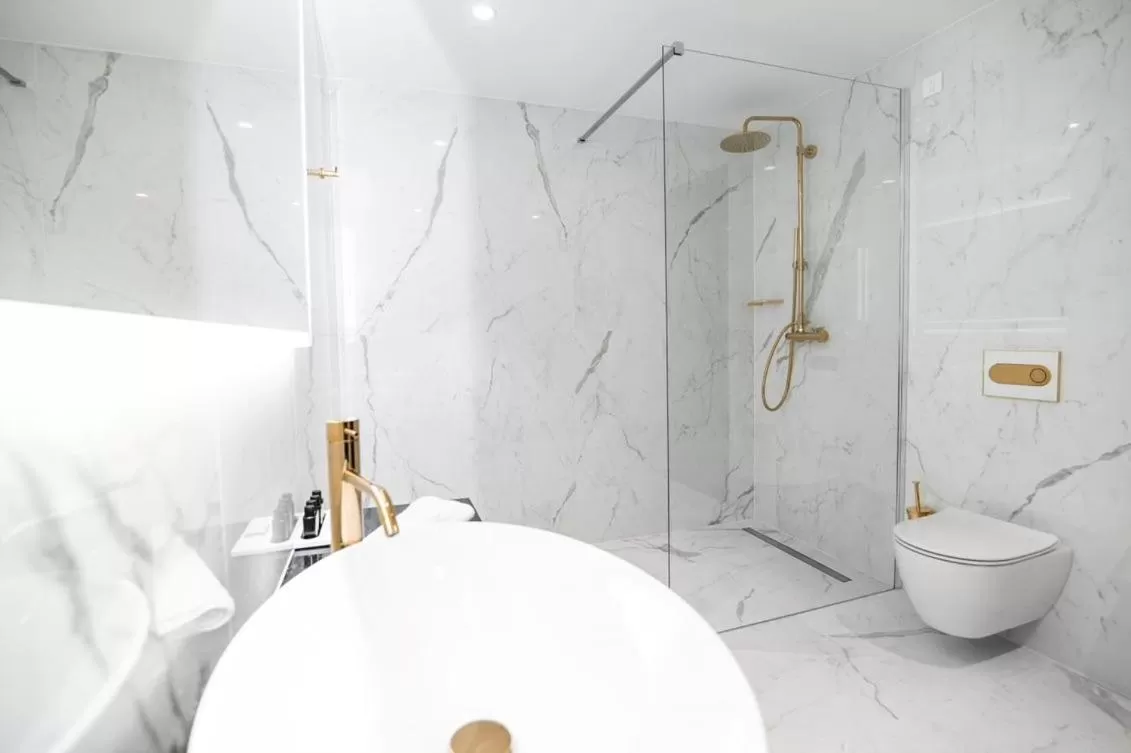Shower in Elegans Hotel Brdo