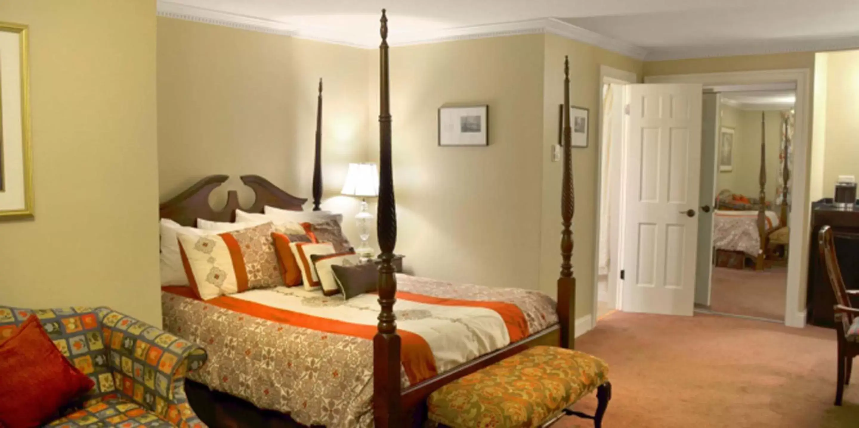 The London in Red Coach Inn The London in Red Coach Inn