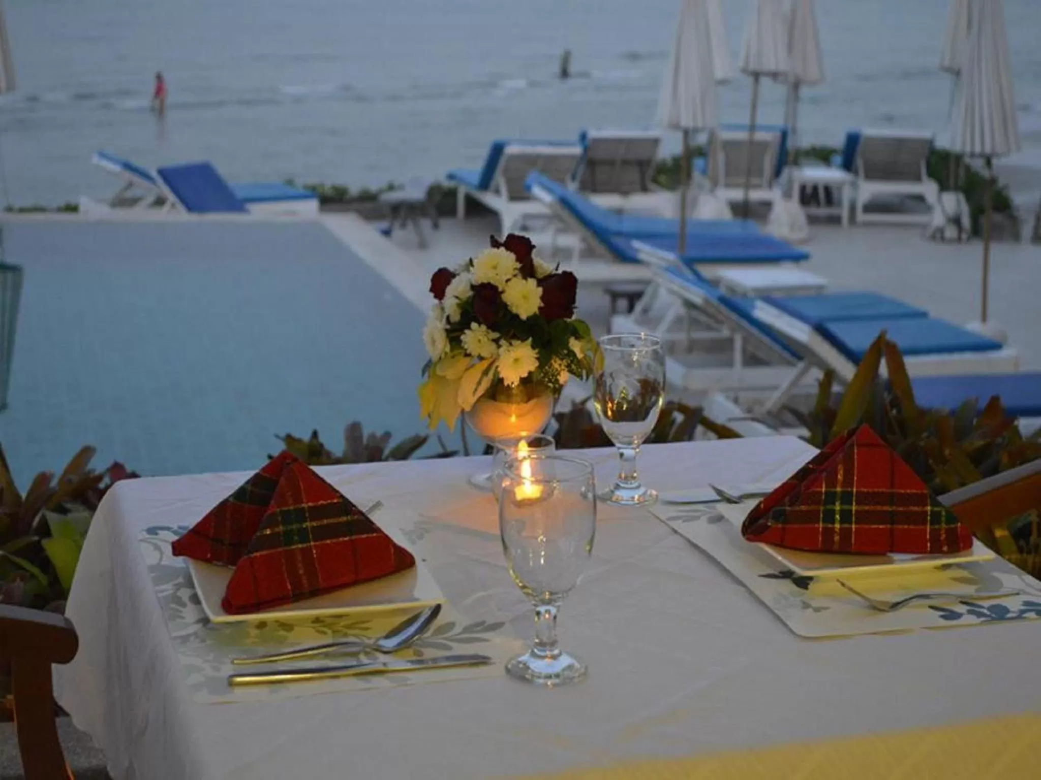 Food and drinks in Nern Chalet Beachfront Hotel