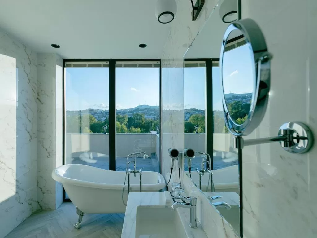 Bathroom in Museum Hotel