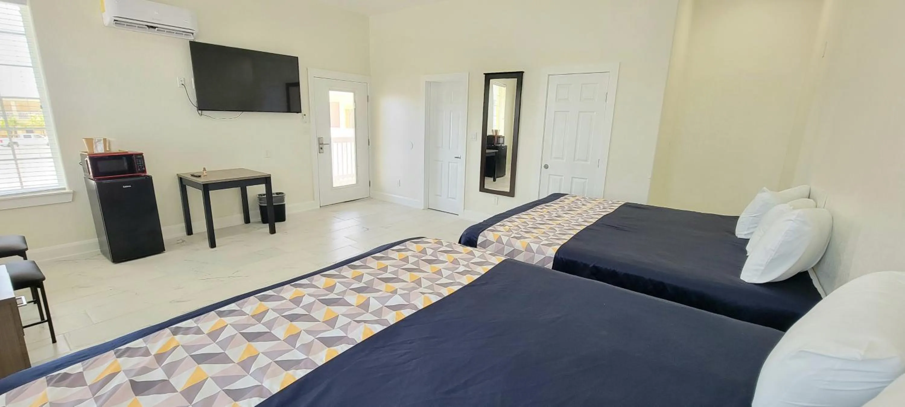 Bed in Lighthouse Inn